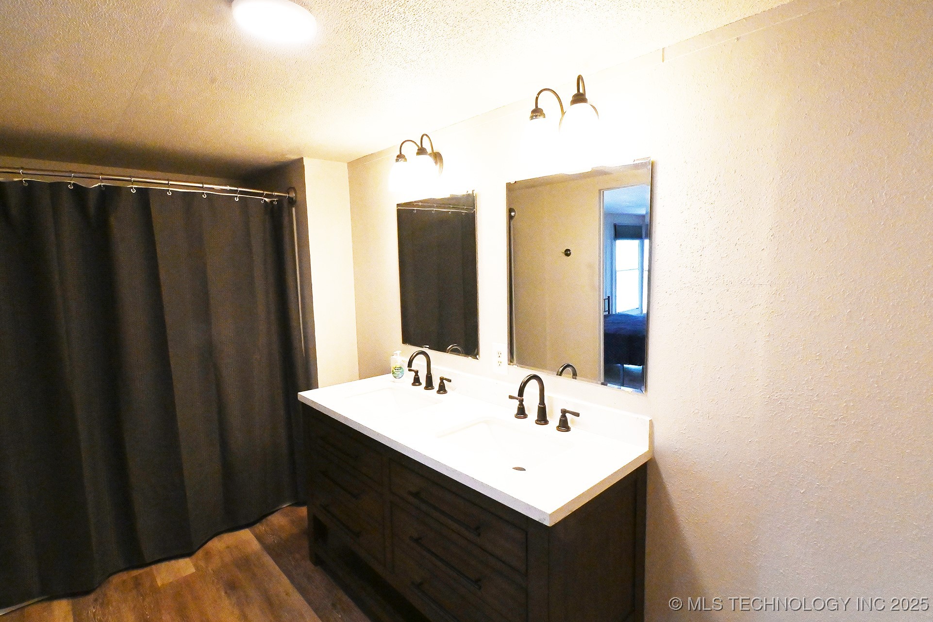 211 Wildwood Property Photo 8