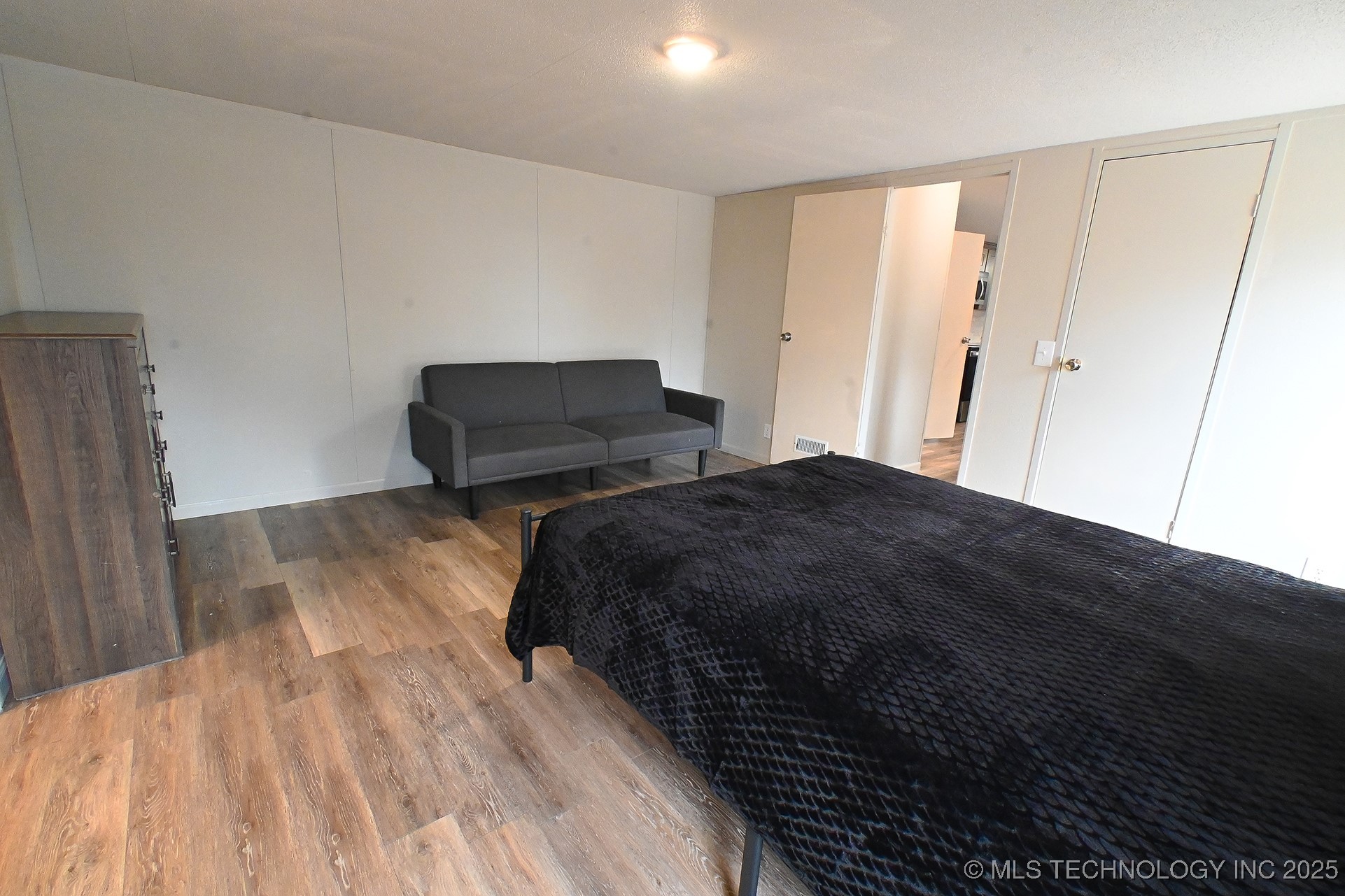 211 Wildwood Property Photo 9