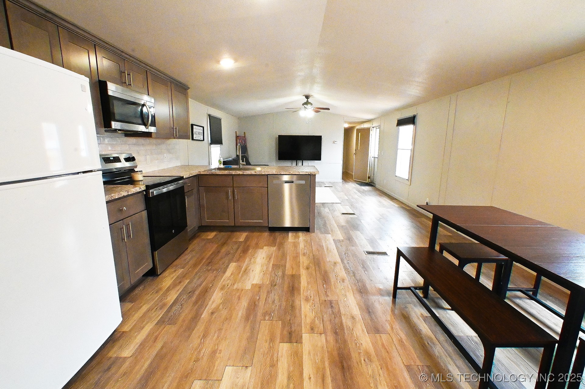 211 Wildwood Property Photo 13