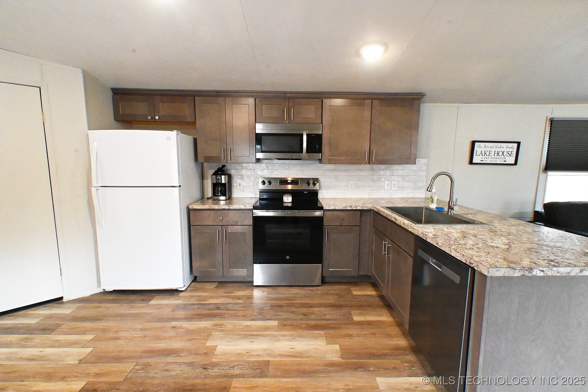 211 Wildwood Property Photo 15