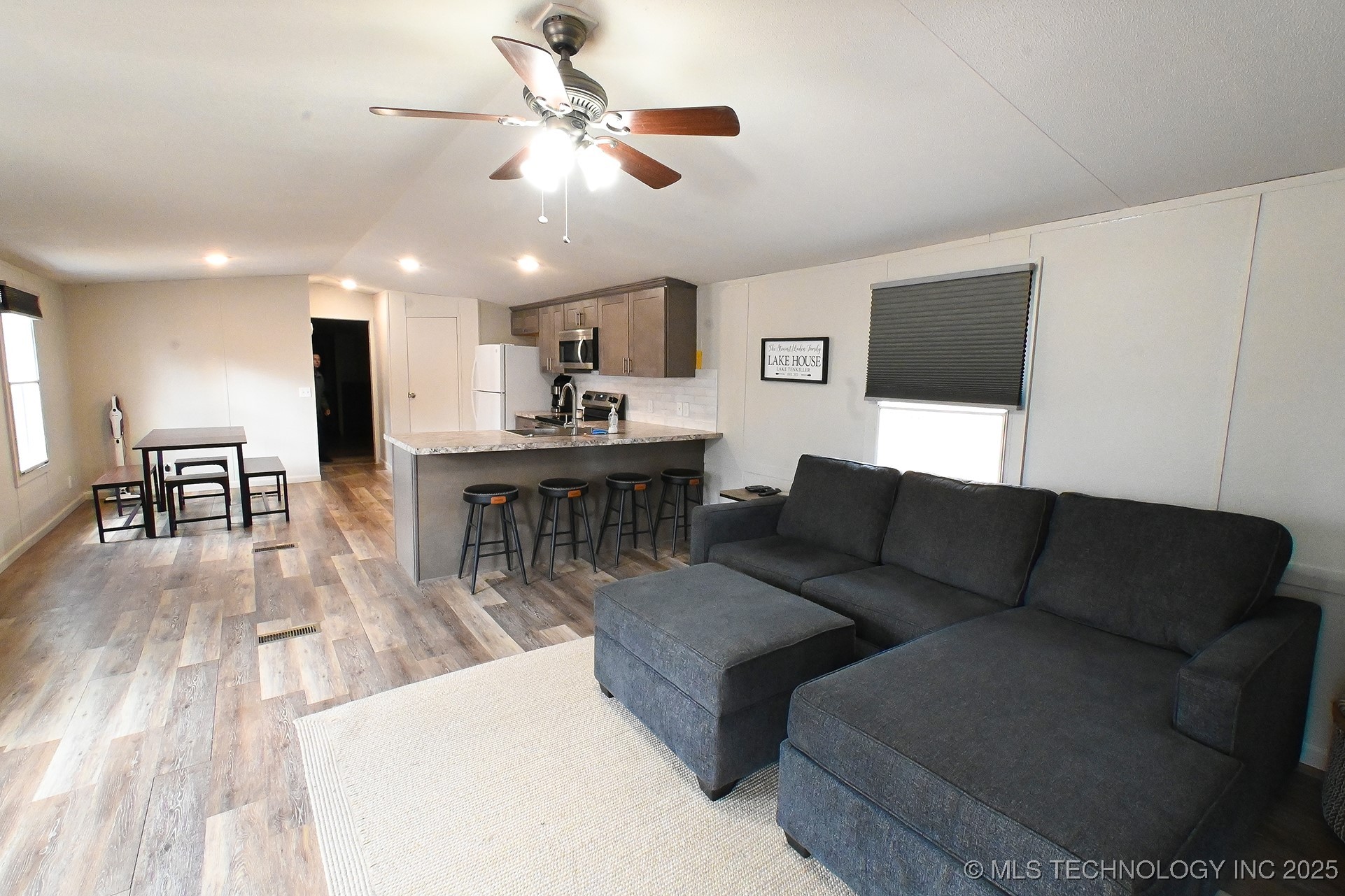 211 Wildwood Property Photo 17