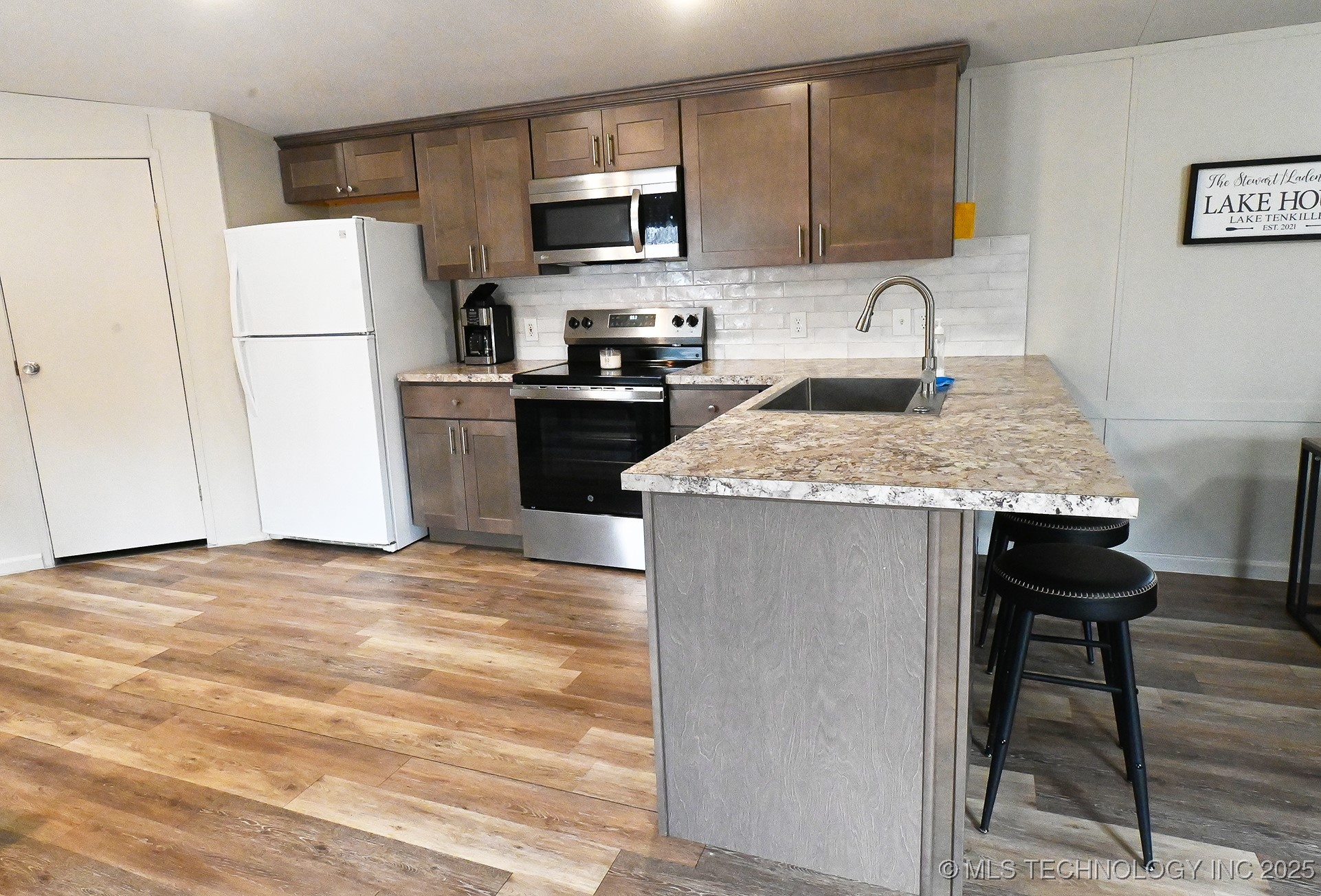 211 Wildwood Property Photo 20