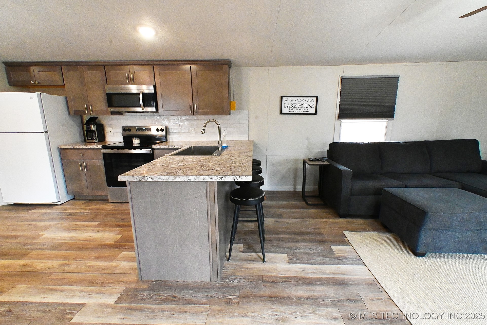 211 Wildwood Property Photo 22