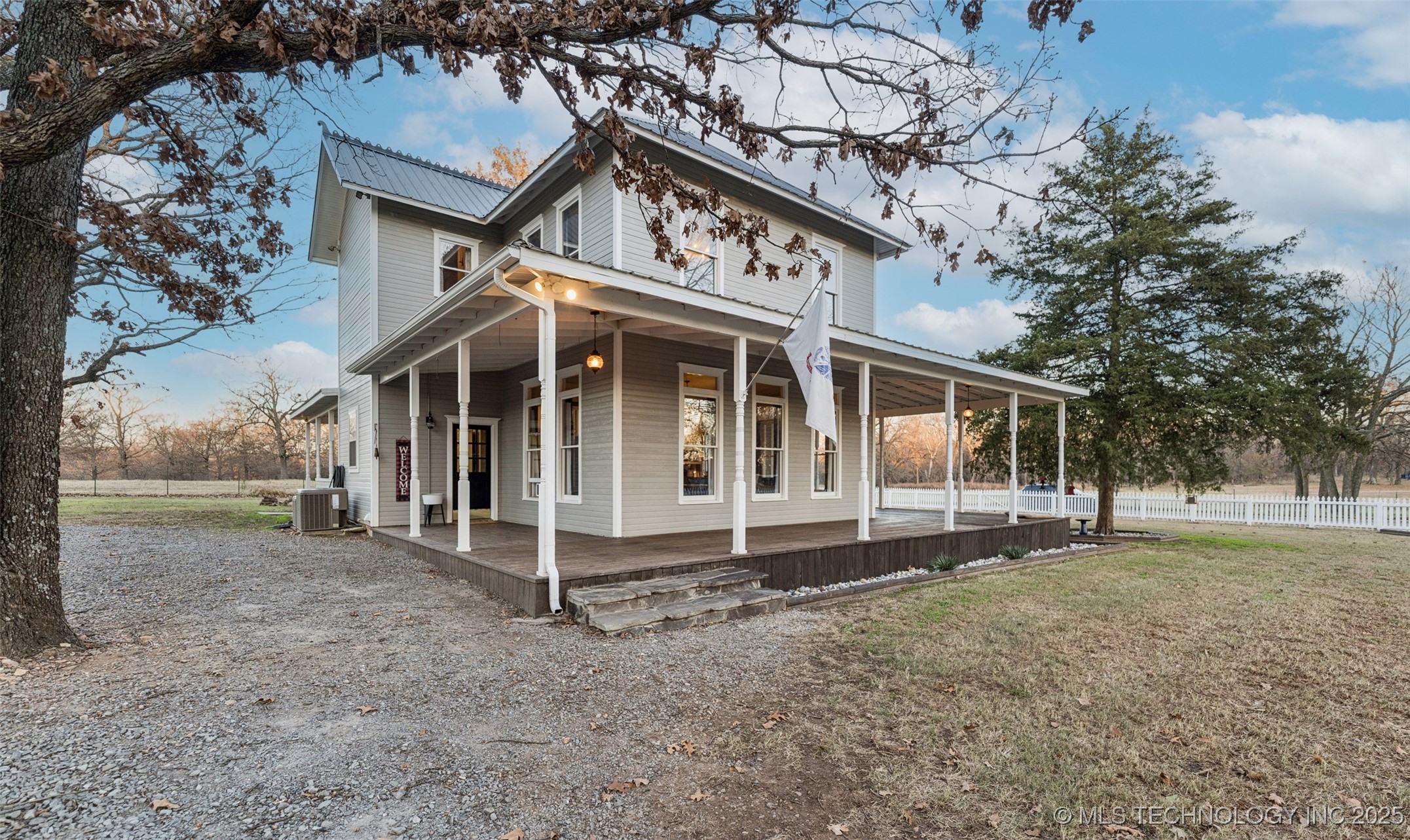 5558 N 441 Property Photo 3