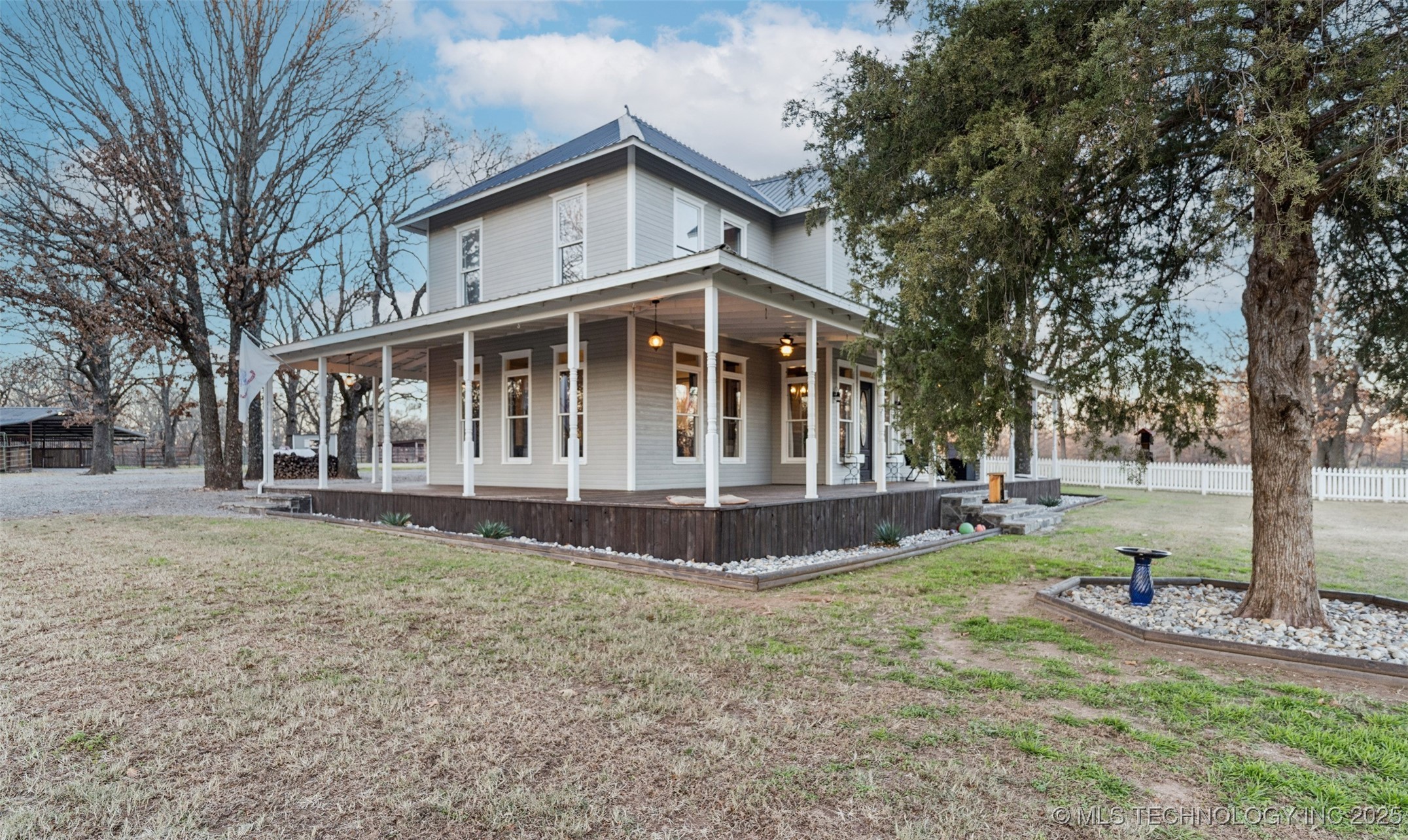 5558 N 441 Property Photo 4