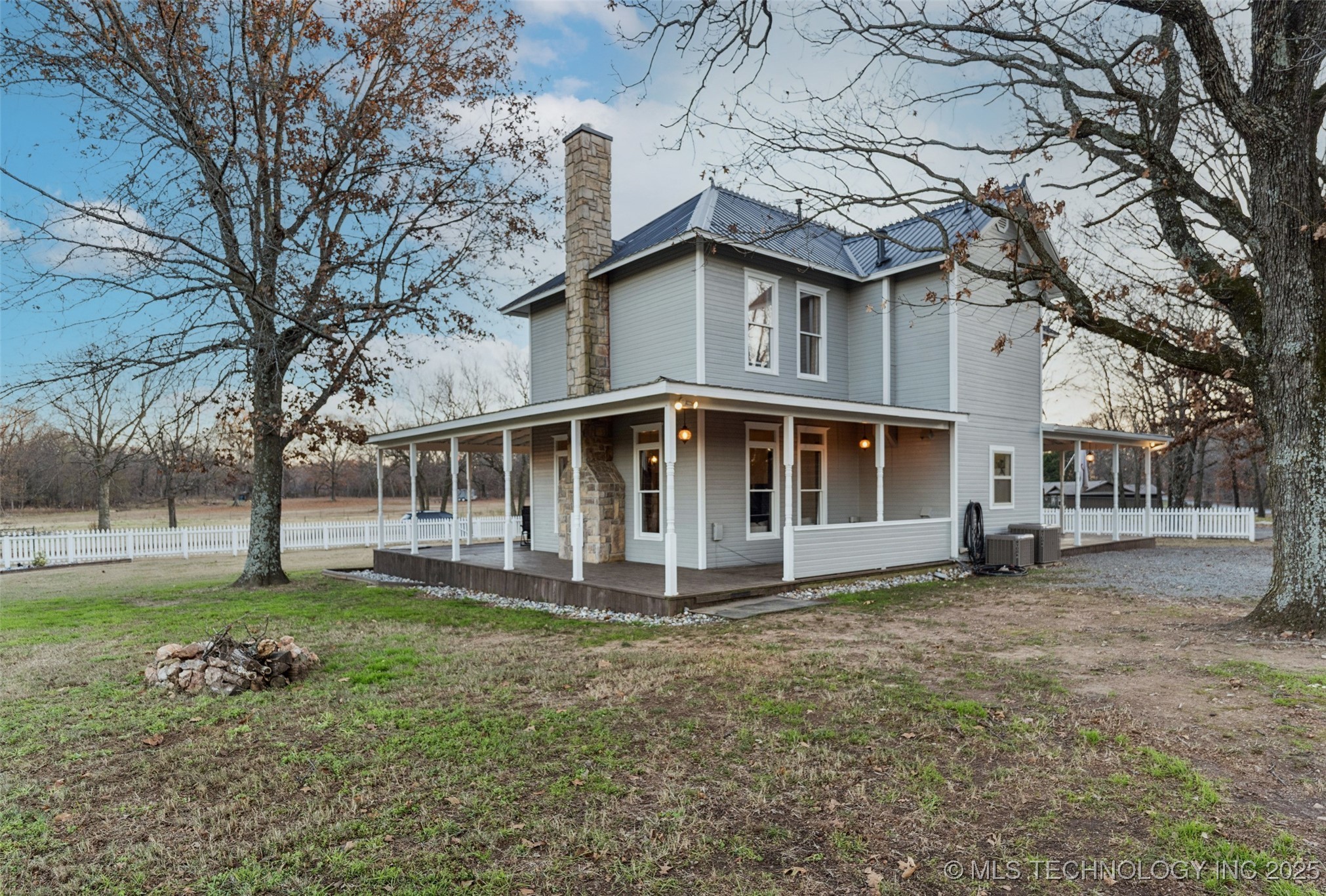 5558 N 441 Property Photo 6