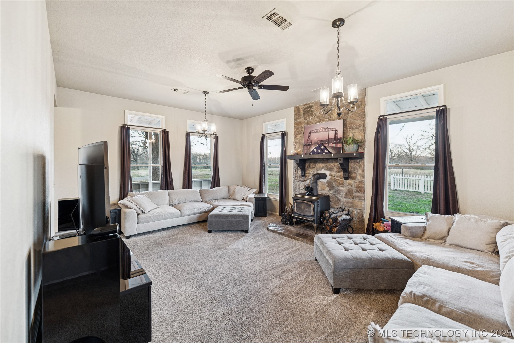 5558 N 441 Property Photo 12