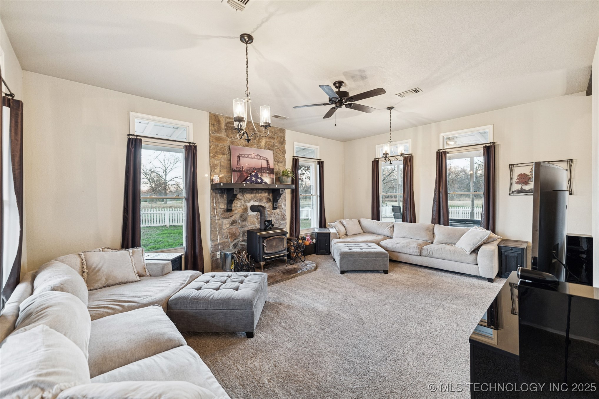 5558 N 441 Property Photo 13