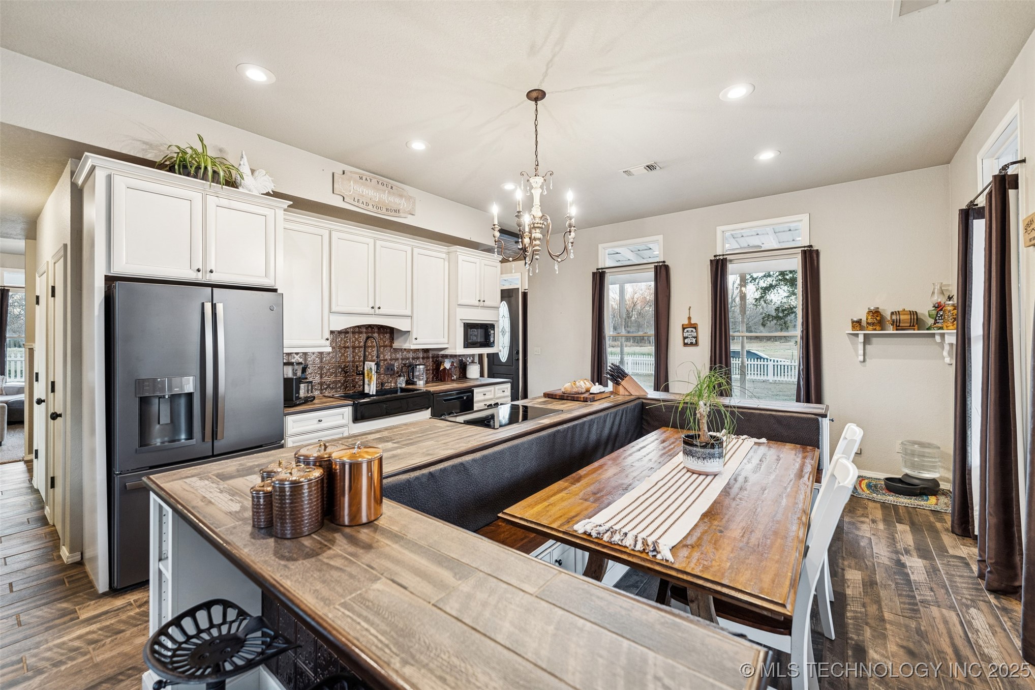 5558 N 441 Property Photo 15