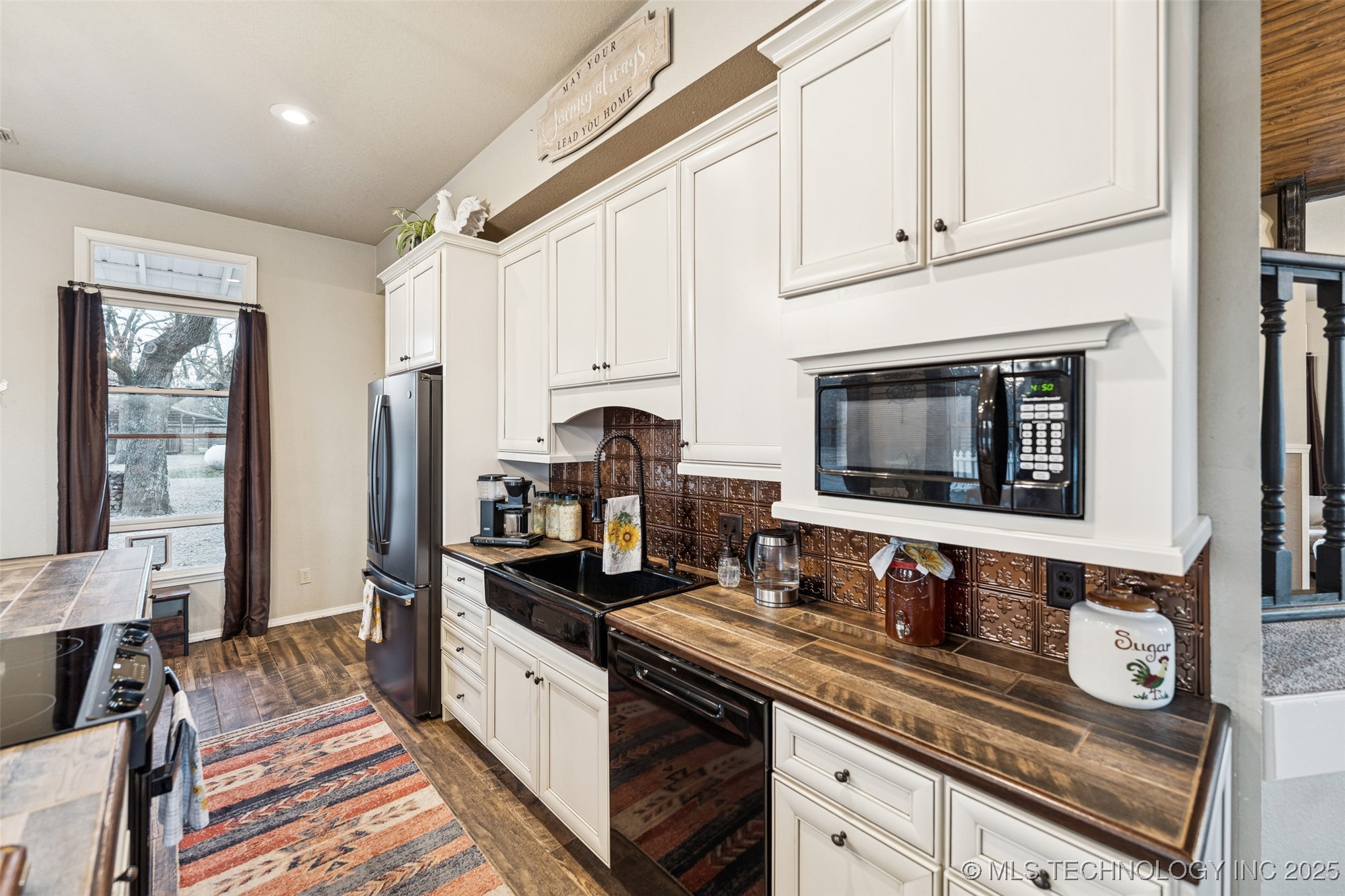 5558 N 441 Property Photo 18