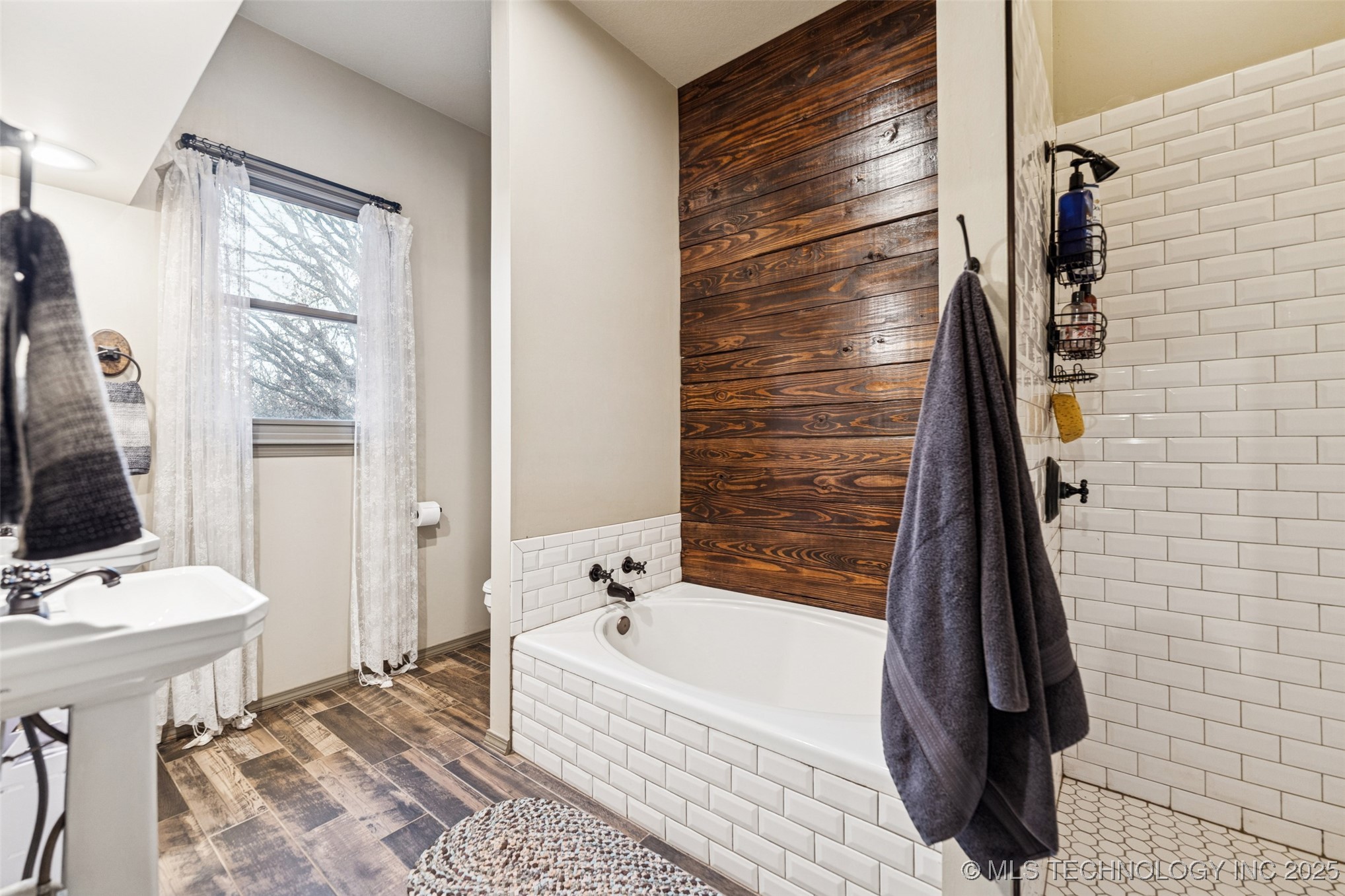 5558 N 441 Property Photo 23