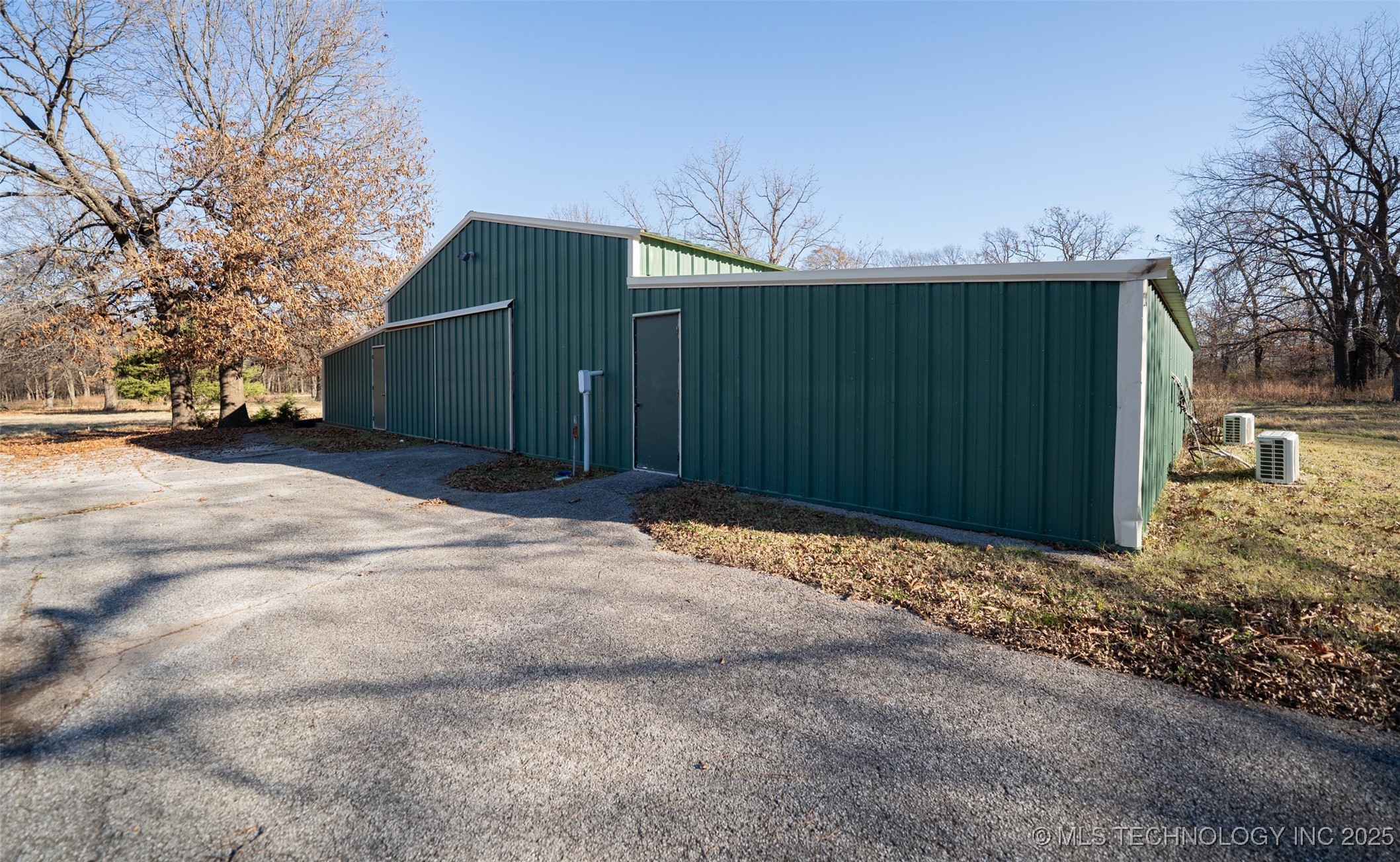 5558 N 441 Property Photo 41