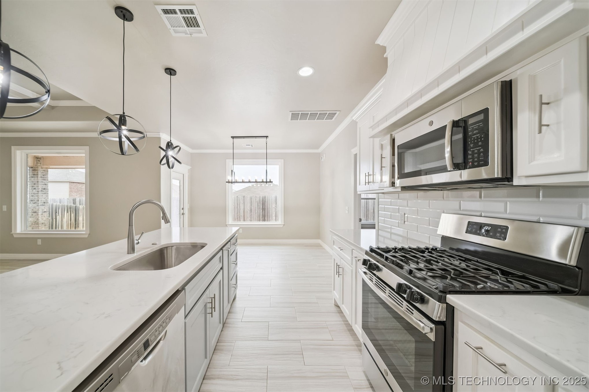 2912 Wild Rose Lane Property Photo 13