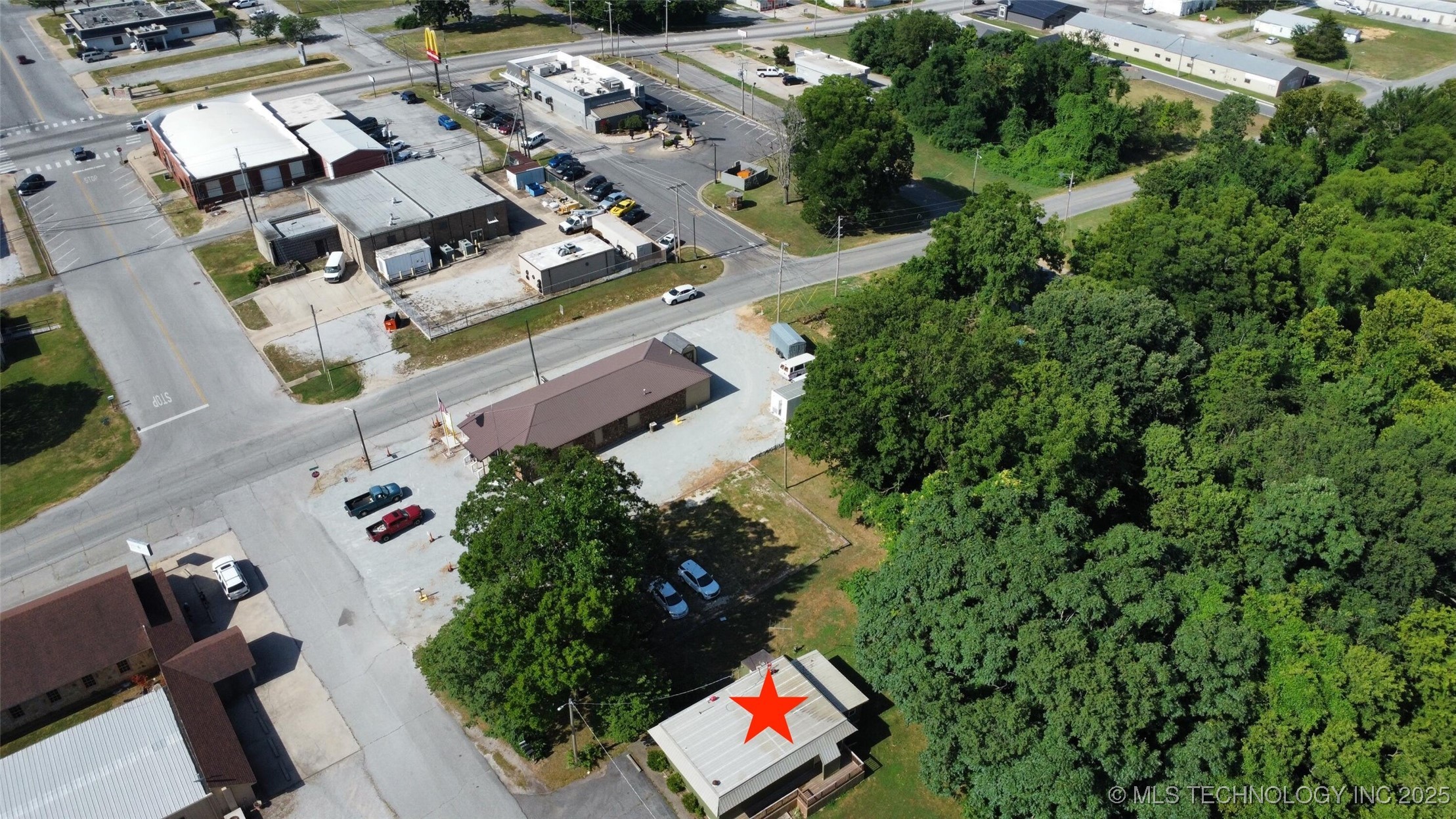 106 S Broadway Street S Property Photo 1