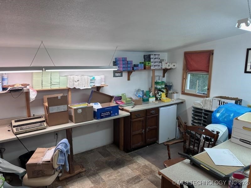 106 S Broadway Street S Property Photo 9