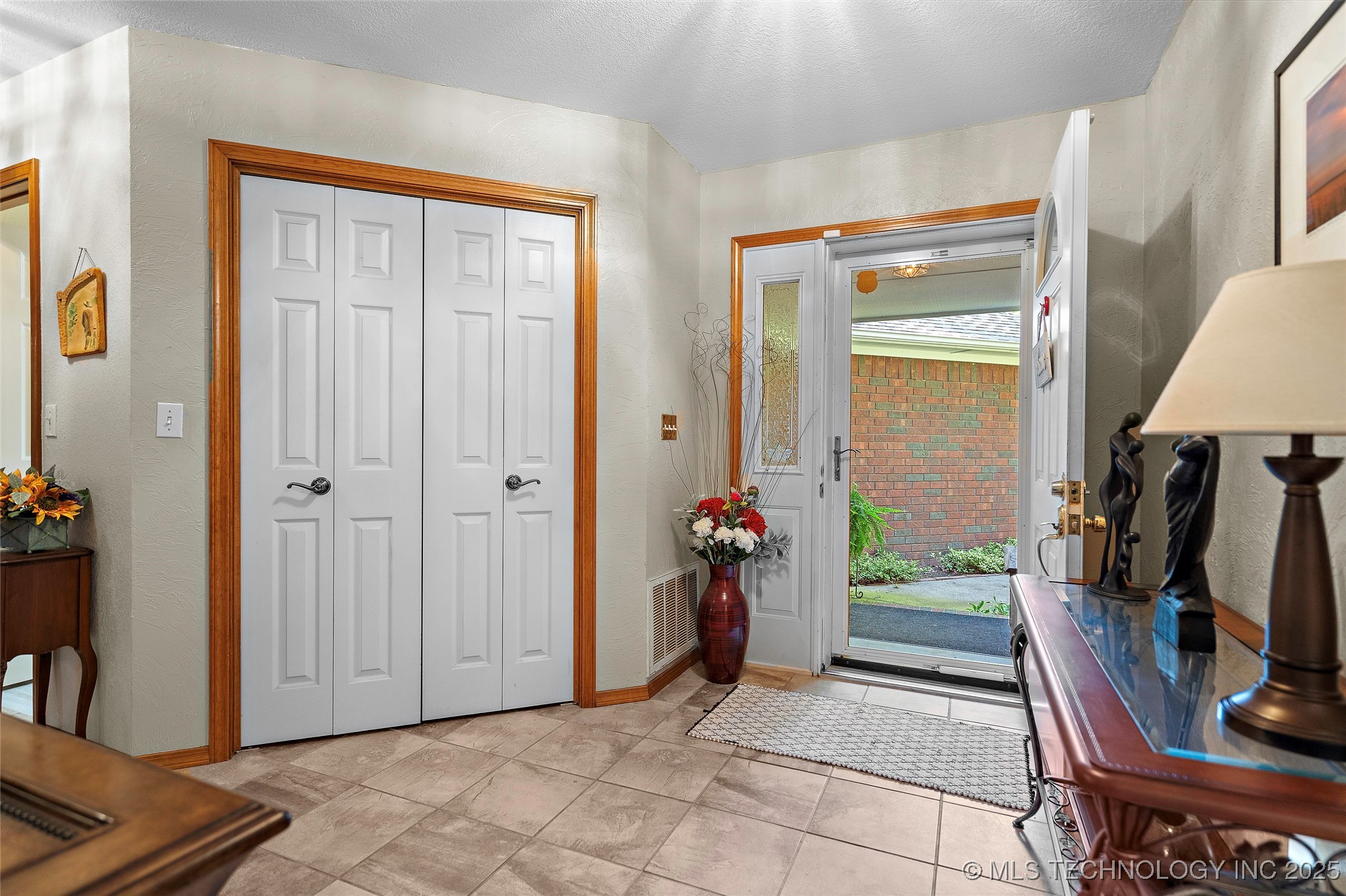 145 Cross Creek Property Photo 6