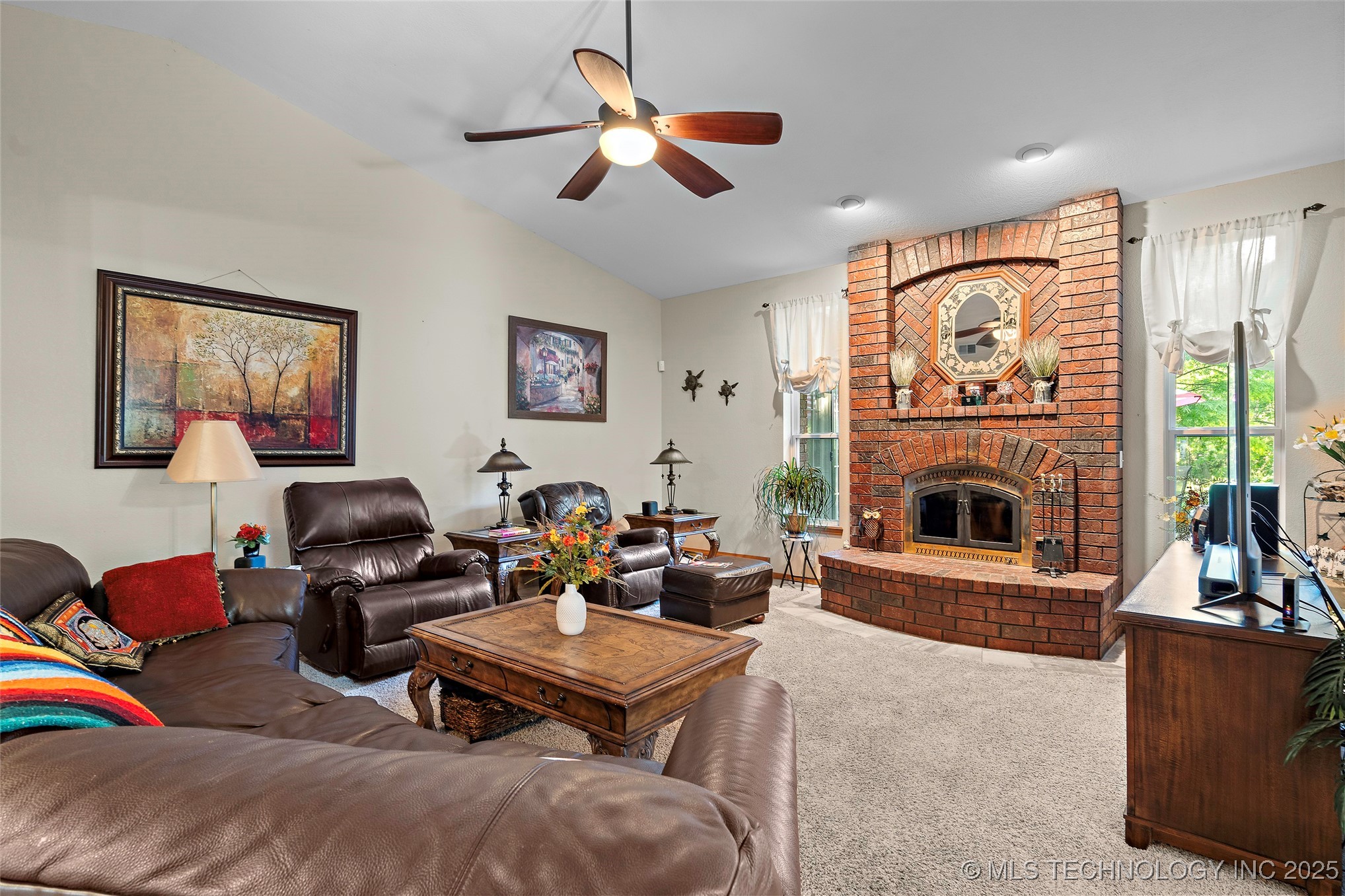 145 Cross Creek Property Photo 9