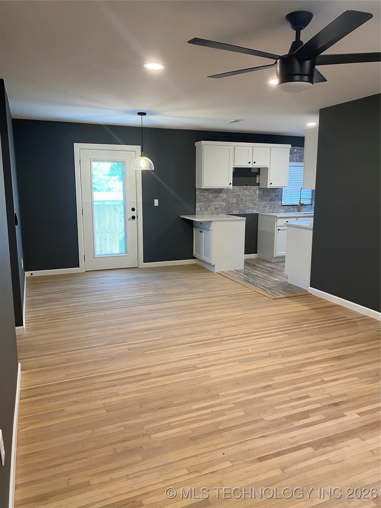 516 E 45th Place North Property Photo 4