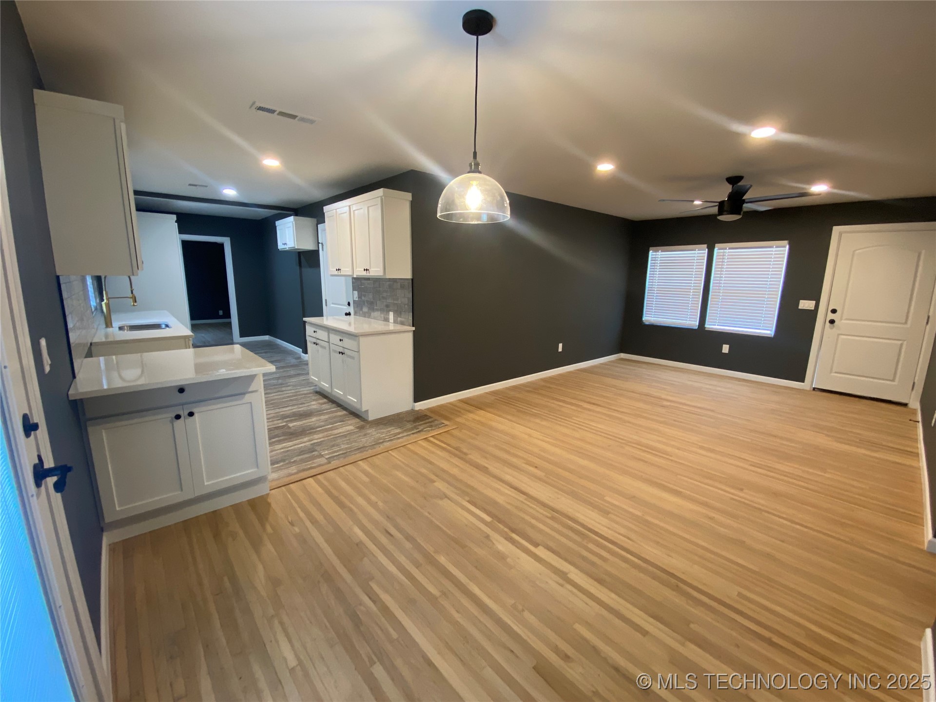 516 E 45th Place North Property Photo 5