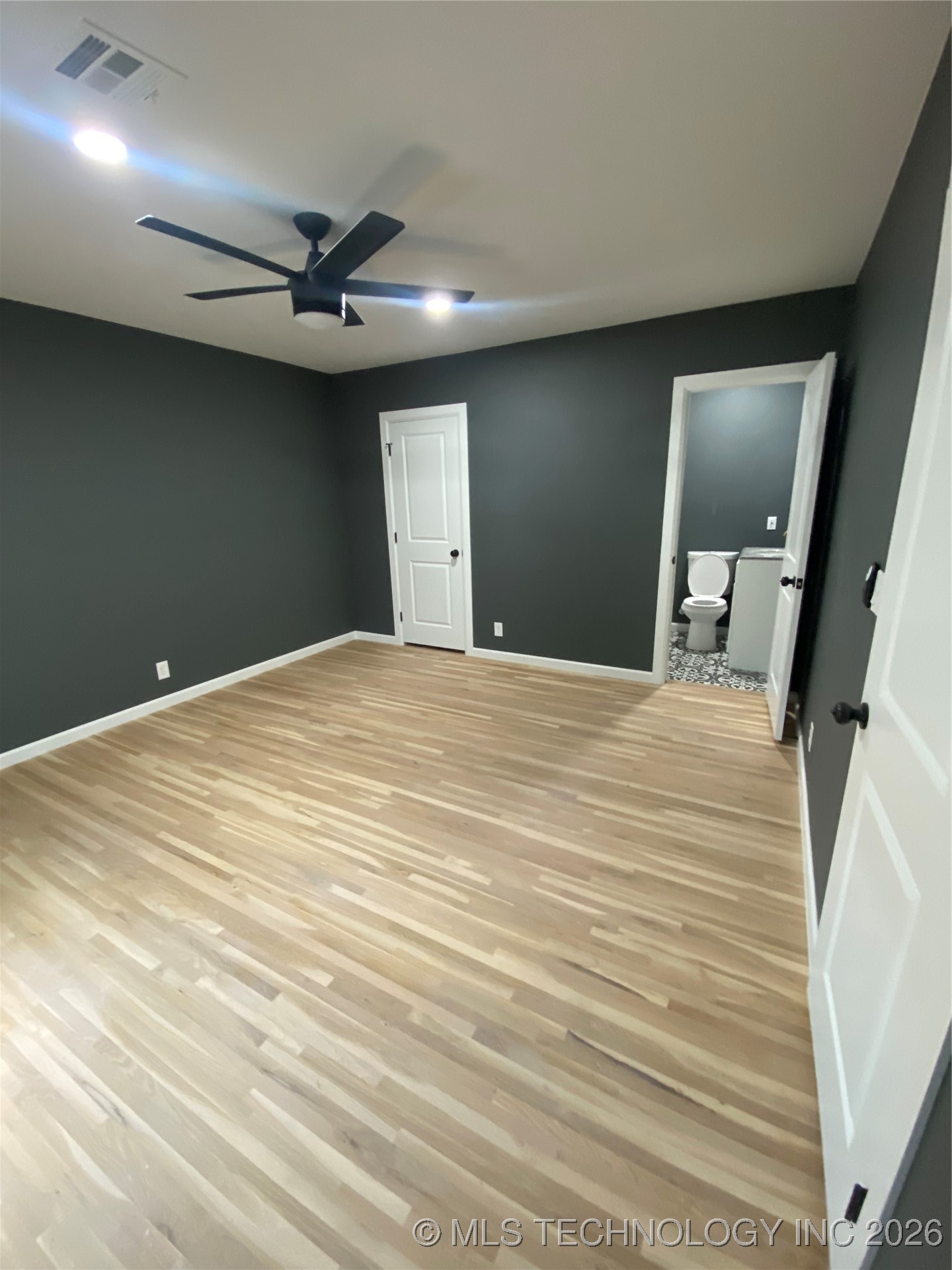 516 E 45th Place North Property Photo 7