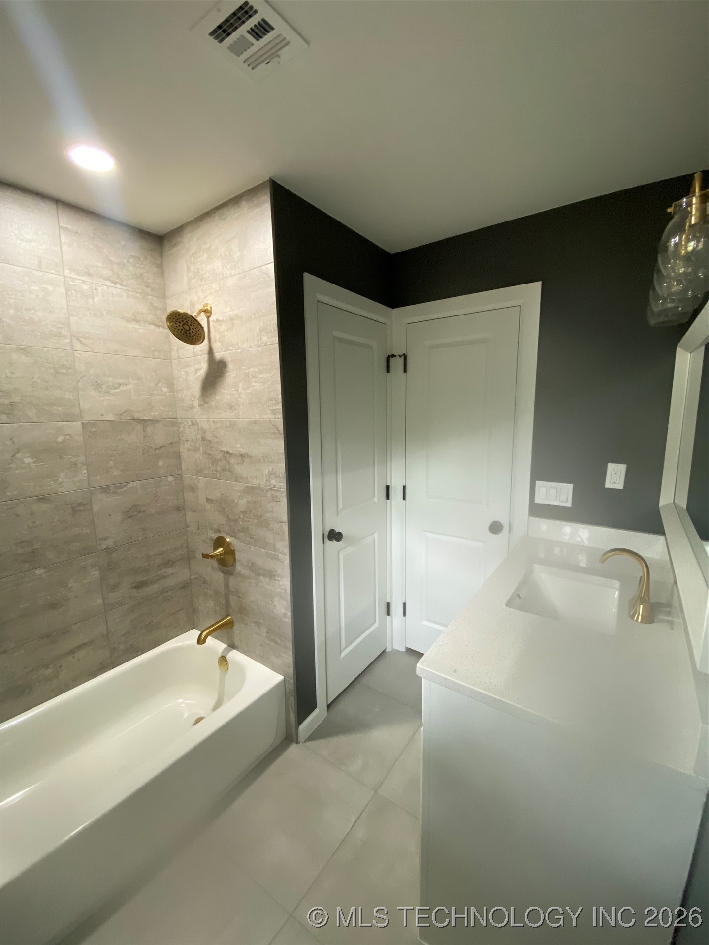 516 E 45th Place North Property Photo 8