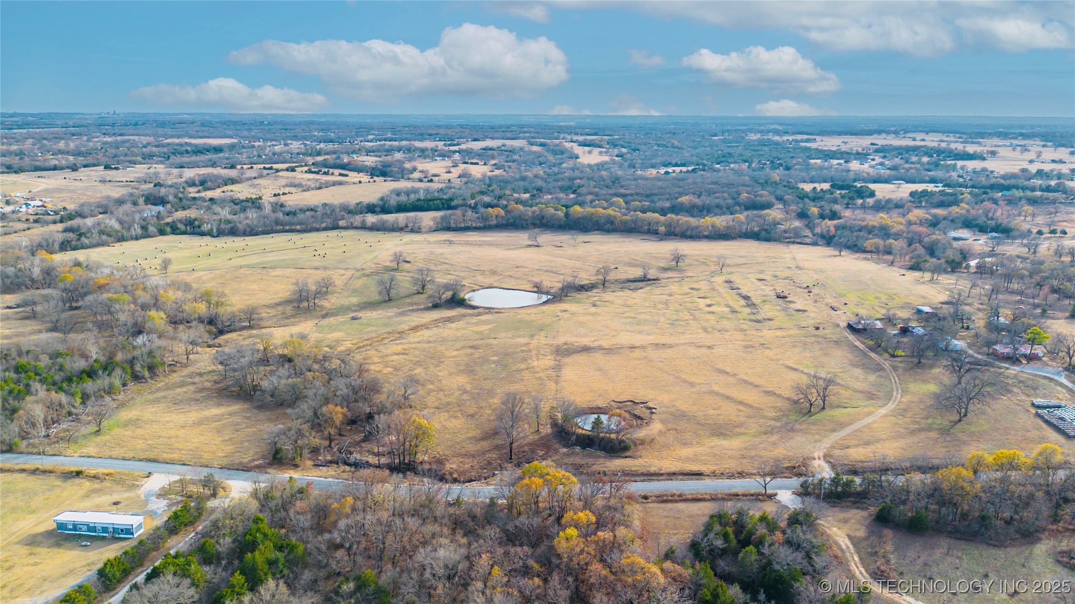 10255 County Road 1490 Property Photo 1