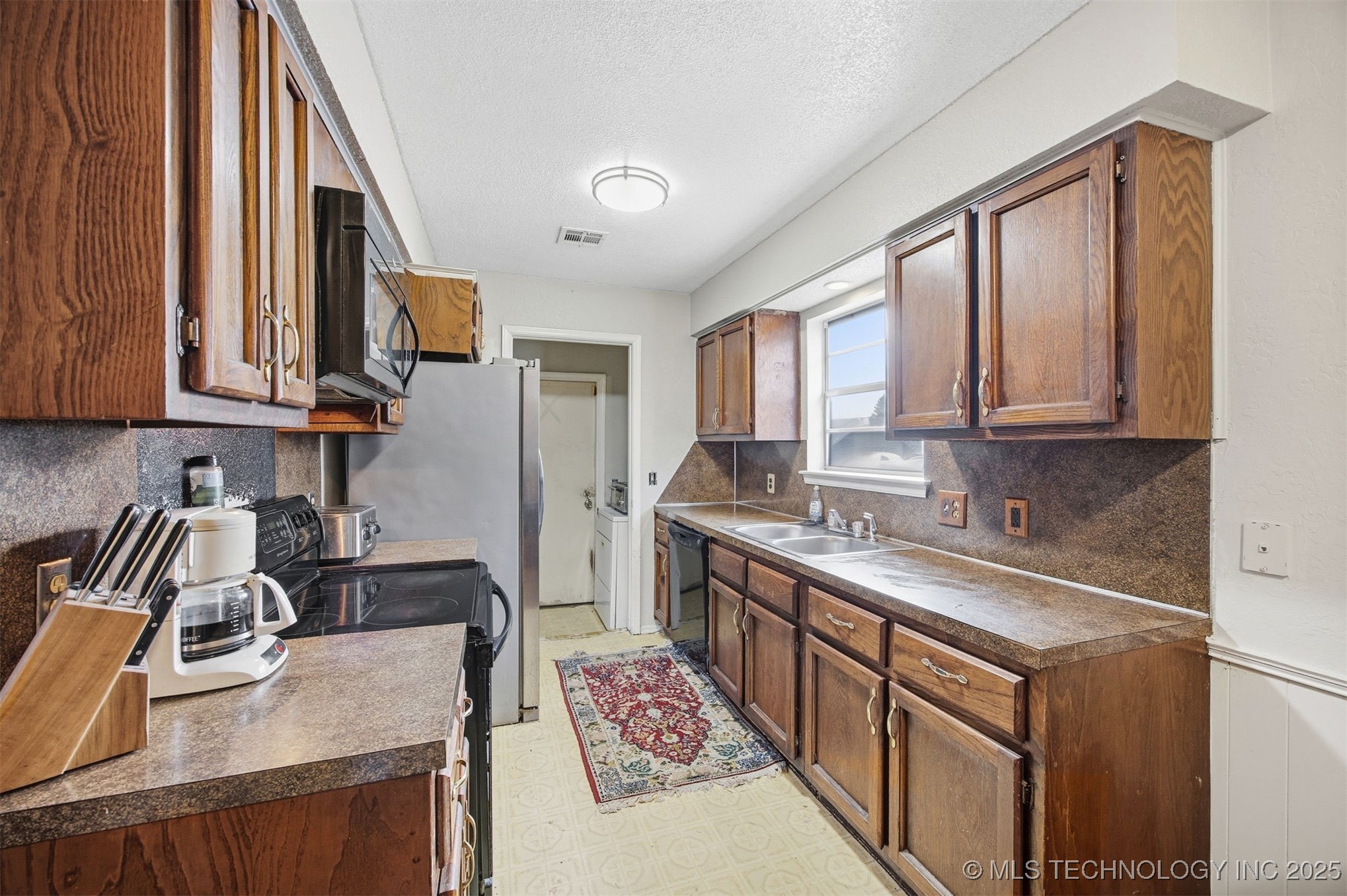 13523 E 31st Place Property Photo 8