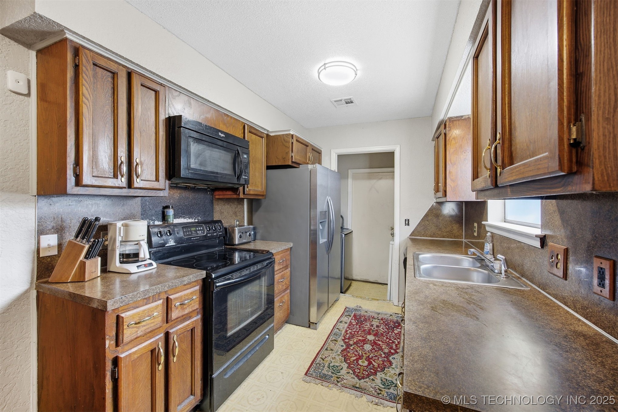 13523 E 31st Place Property Photo 9