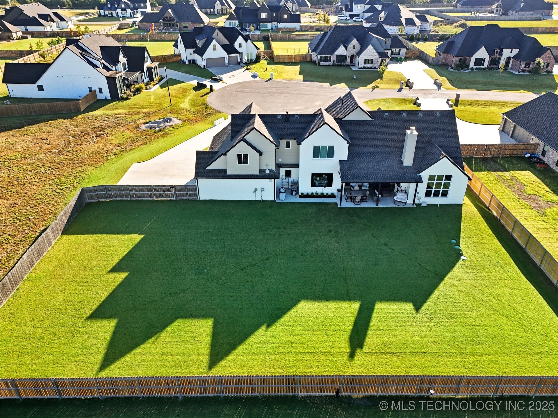 17816 S 47th East Avenue Property Photo 6