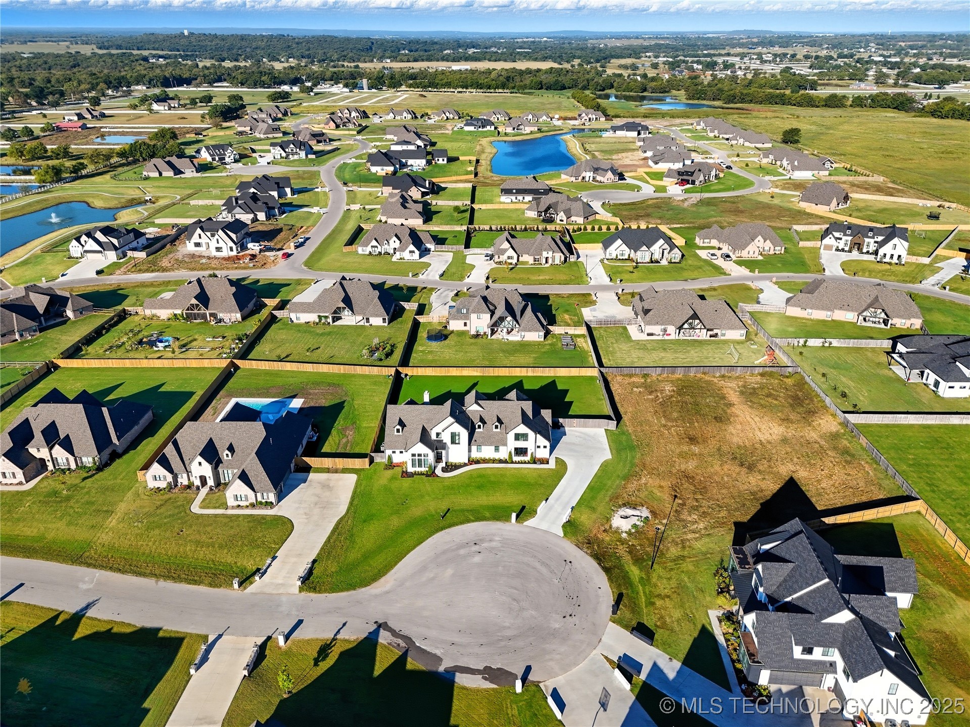 17816 S 47th East Avenue Property Photo 11