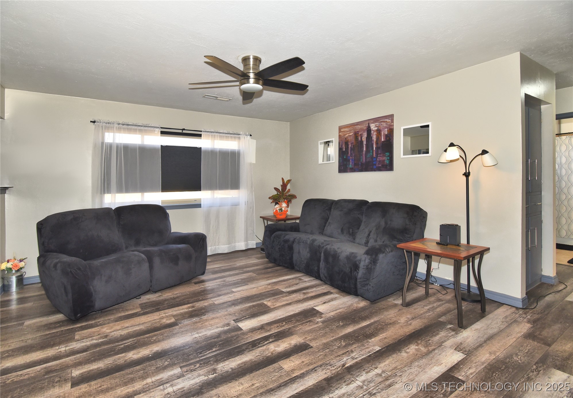 12327 E 17th Street Property Photo 6