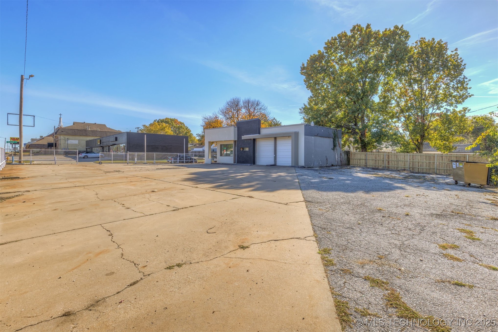 4216 E 11th Street Property Photo 5