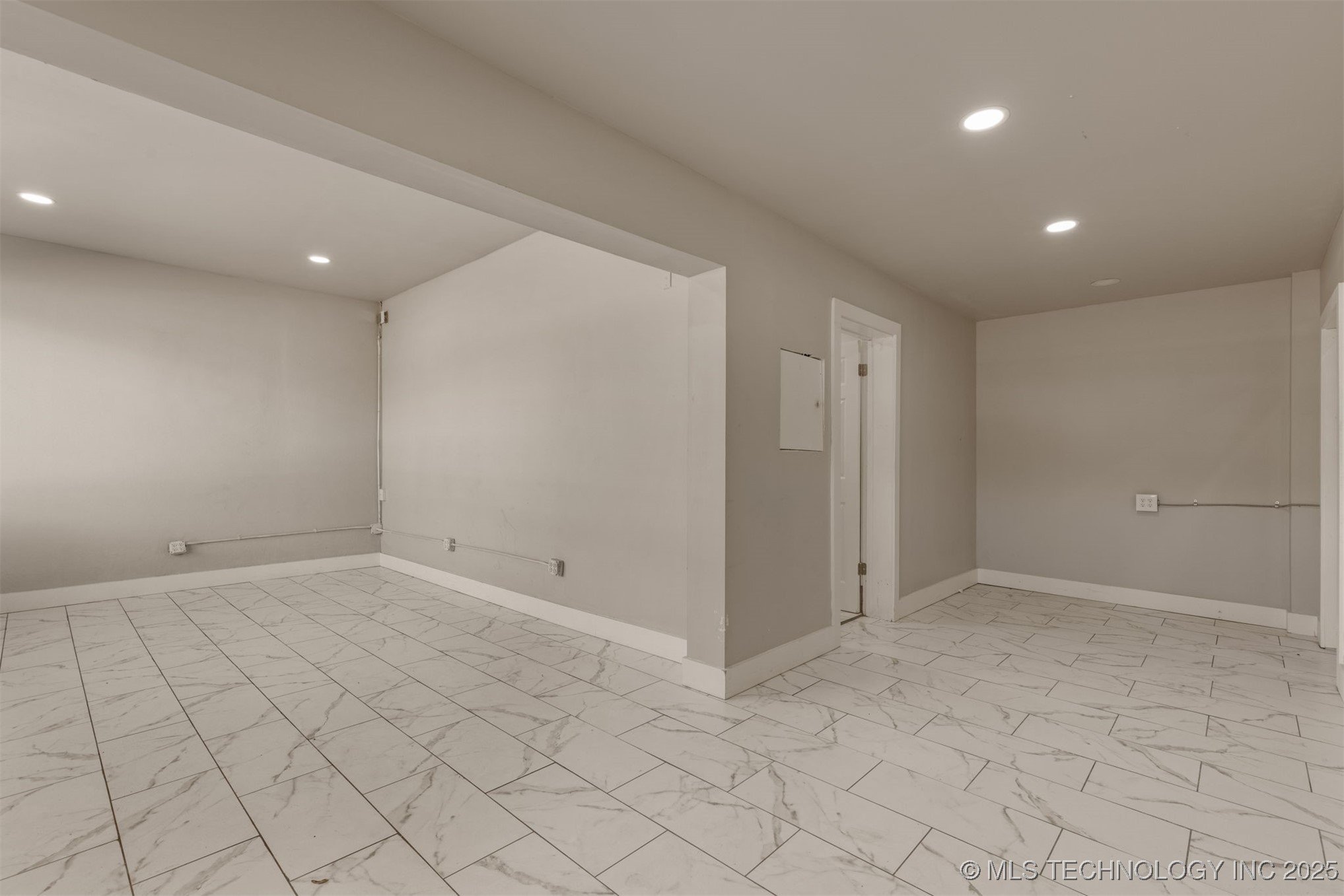 4216 E 11th Street Property Photo 11