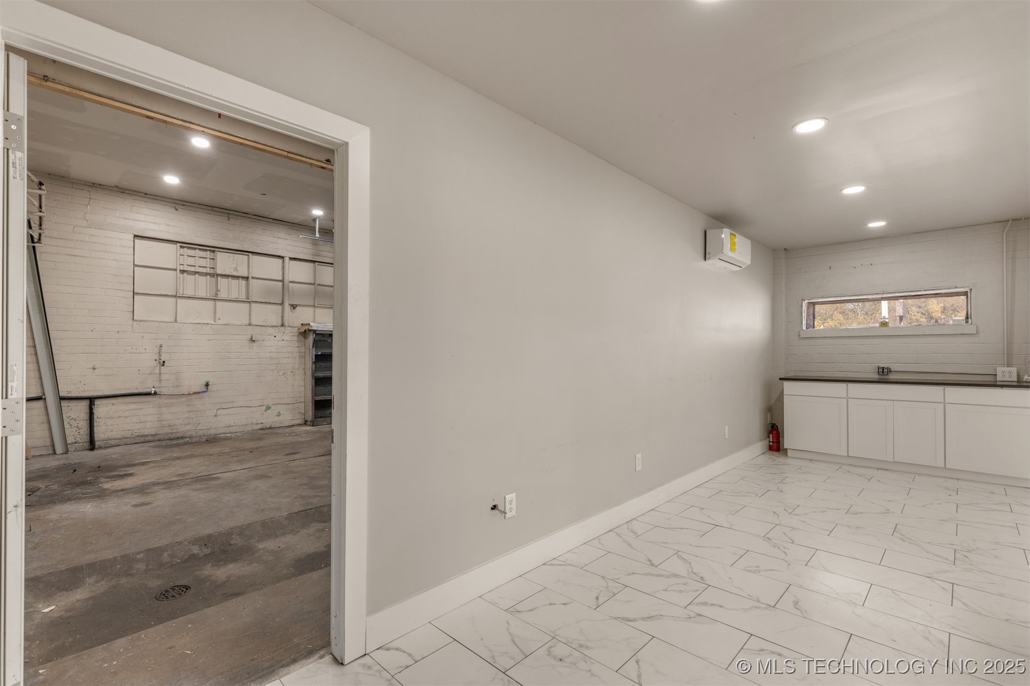 4216 E 11th Street Property Photo 37