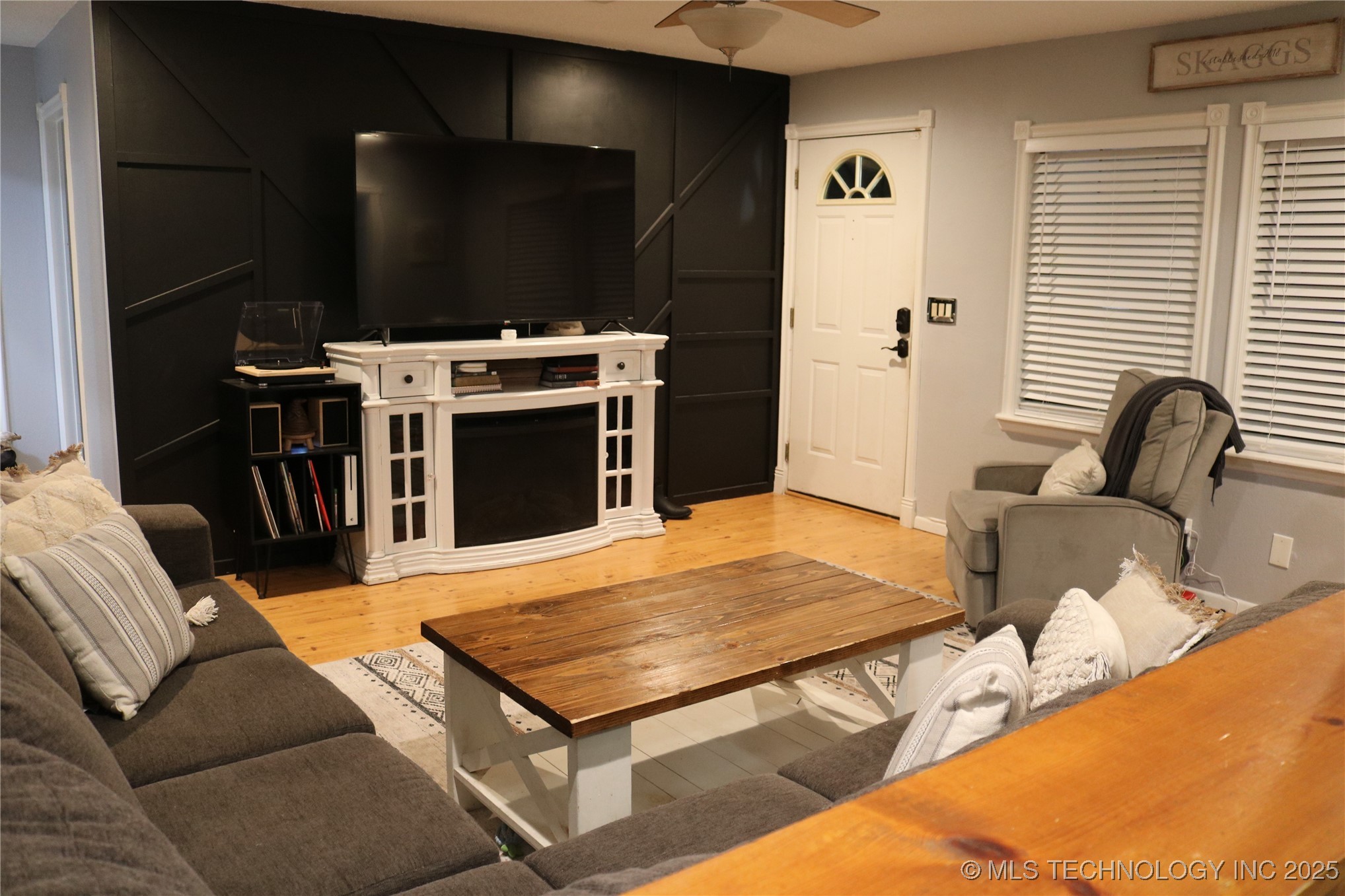 905 Forest Drive Property Photo 3