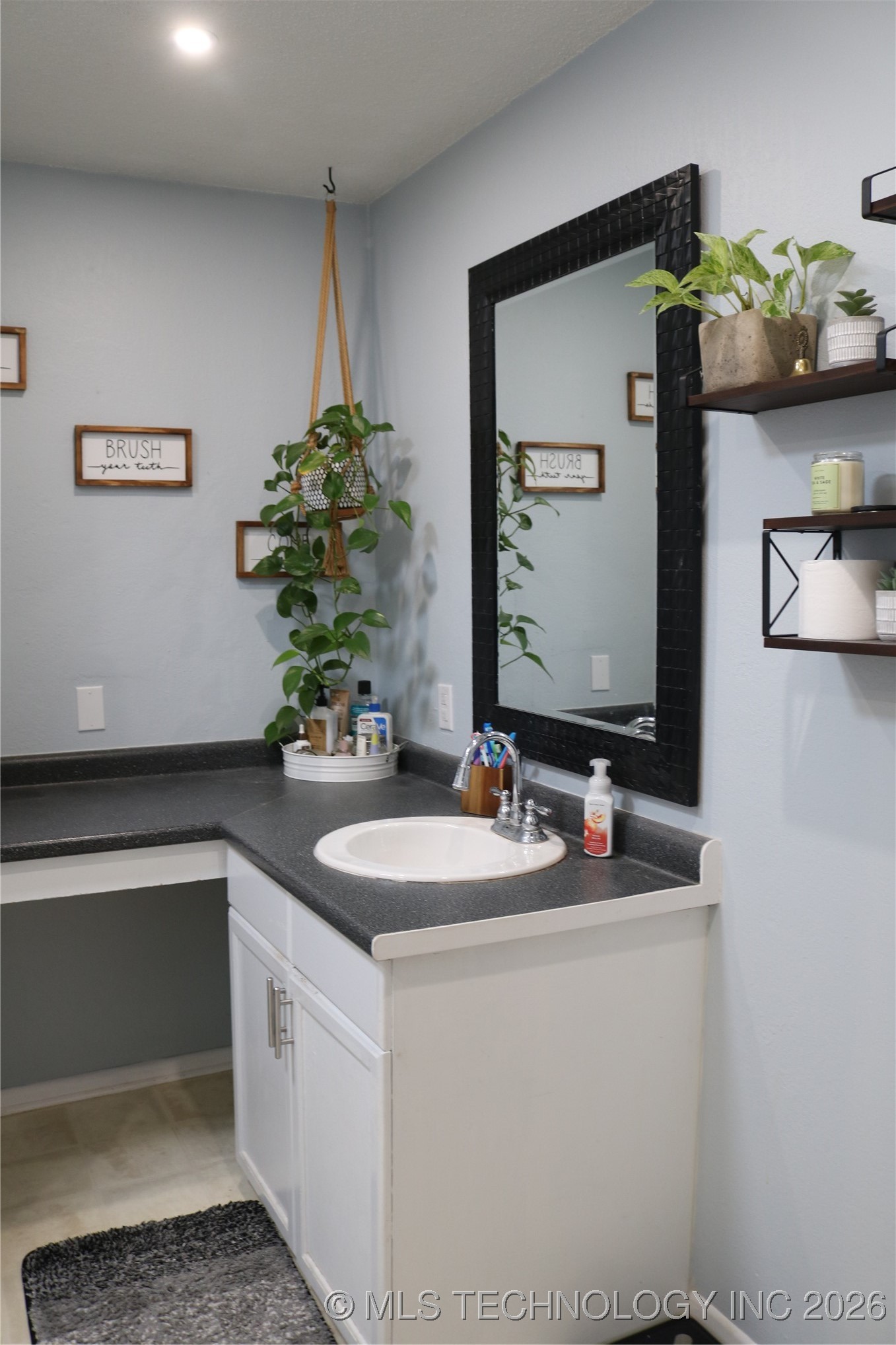 905 Forest Drive Property Photo 18