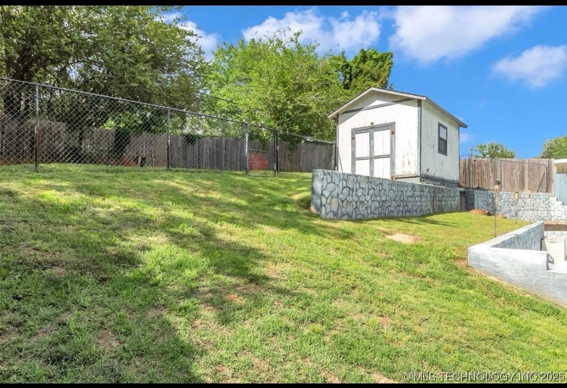 905 Forest Drive Property Photo 24