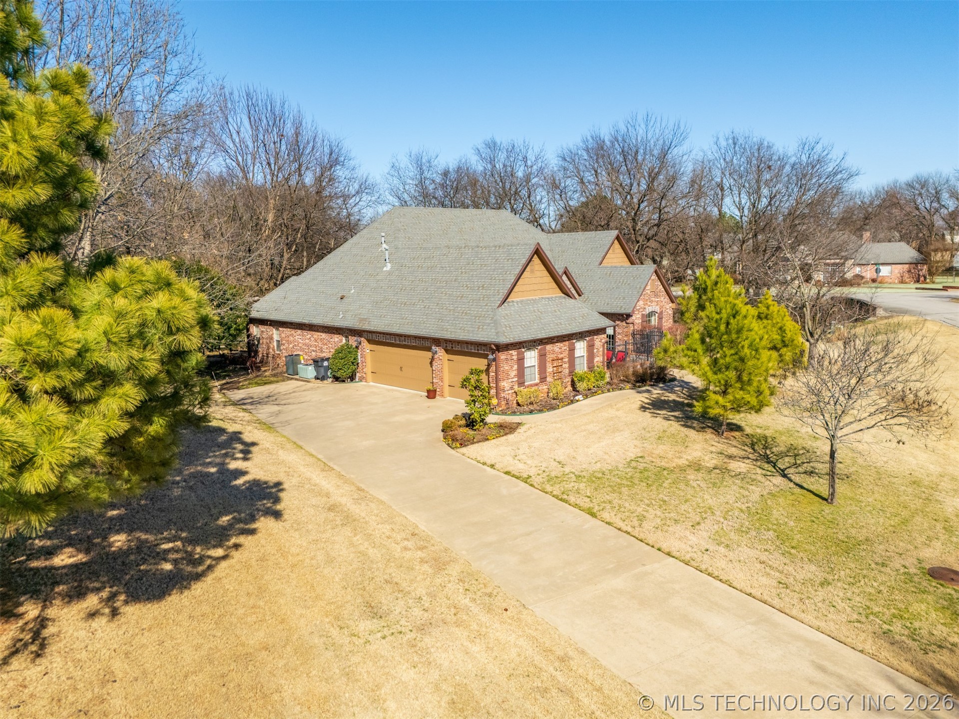 13822 S 18th Place Property Photo 2