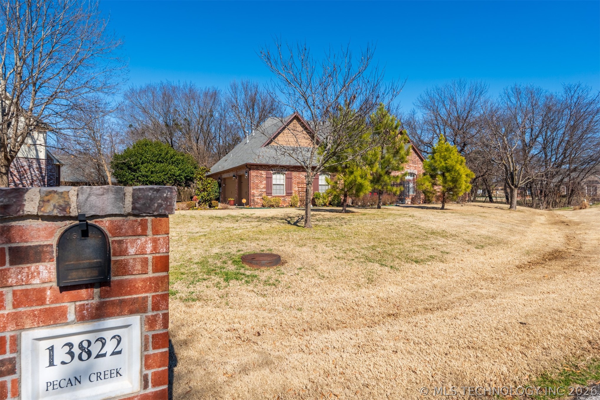 13822 S 18th Place Property Photo 5