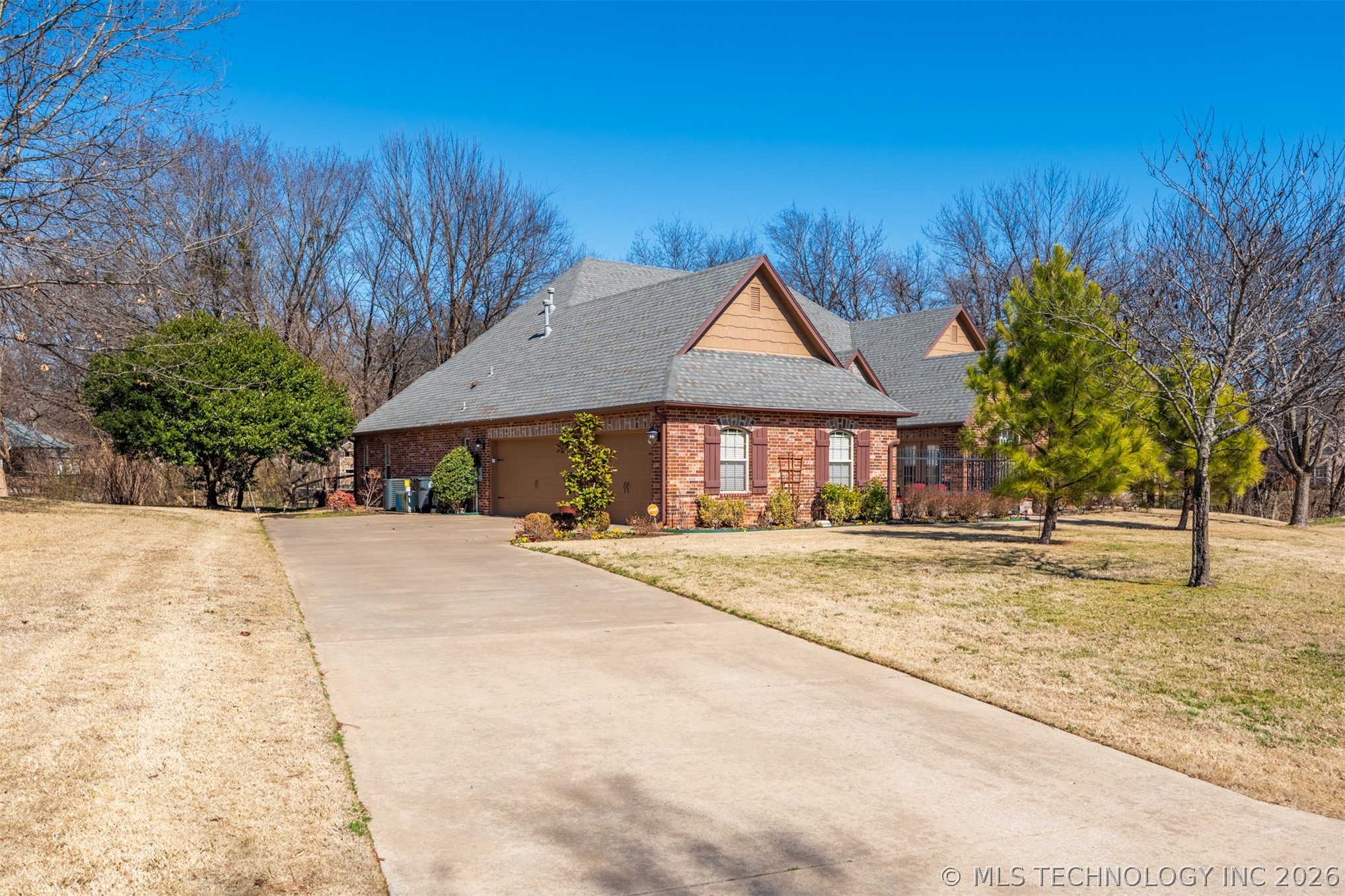 13822 S 18th Place Property Photo 7