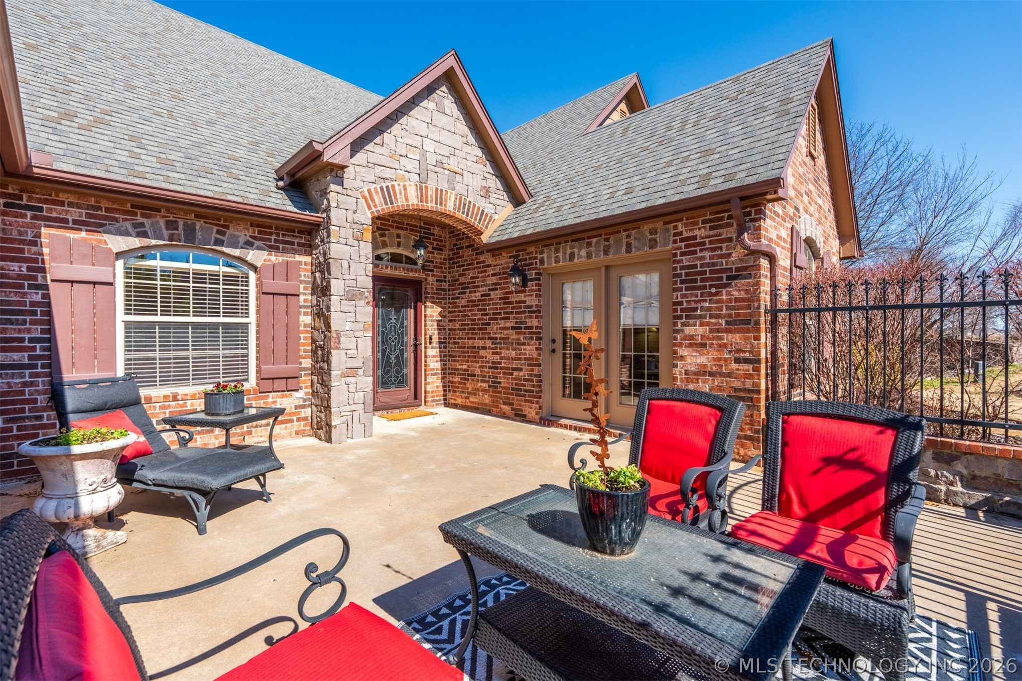 13822 S 18th Place Property Photo 12