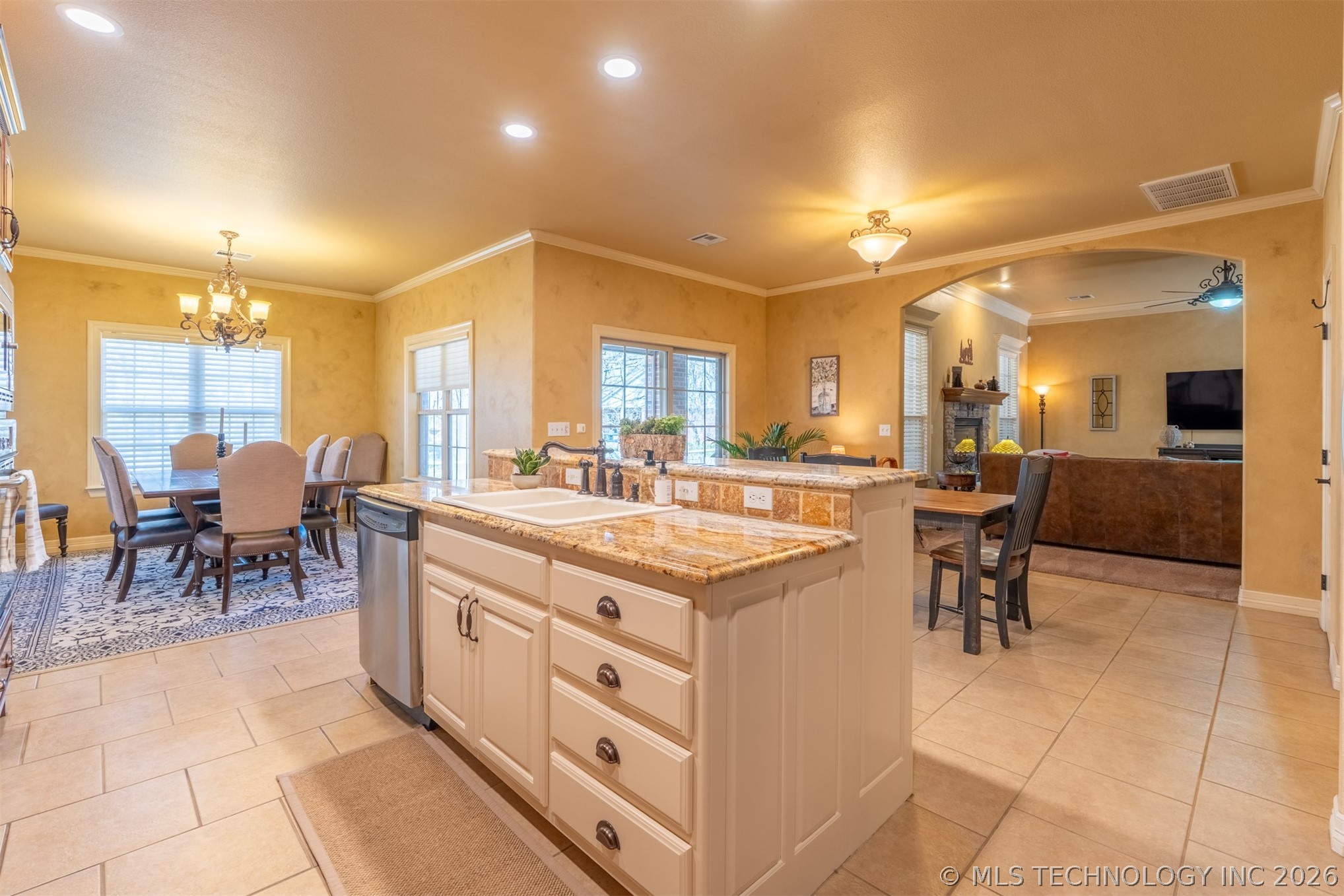 13822 S 18th Place Property Photo 23