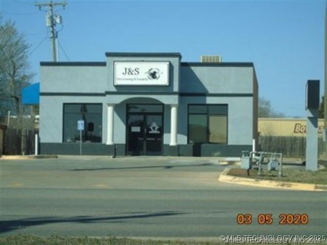 6711 Nw Cache Property Photo 1