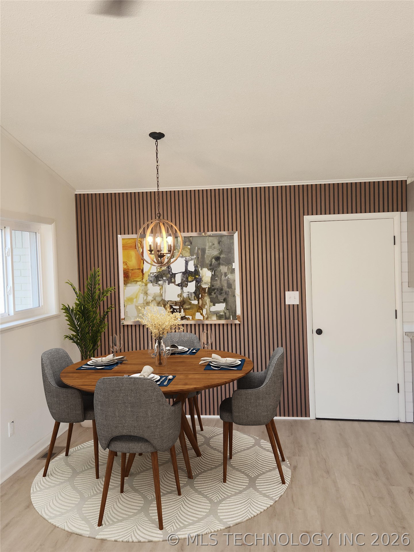 1118 N Hickory Place Property Photo 9