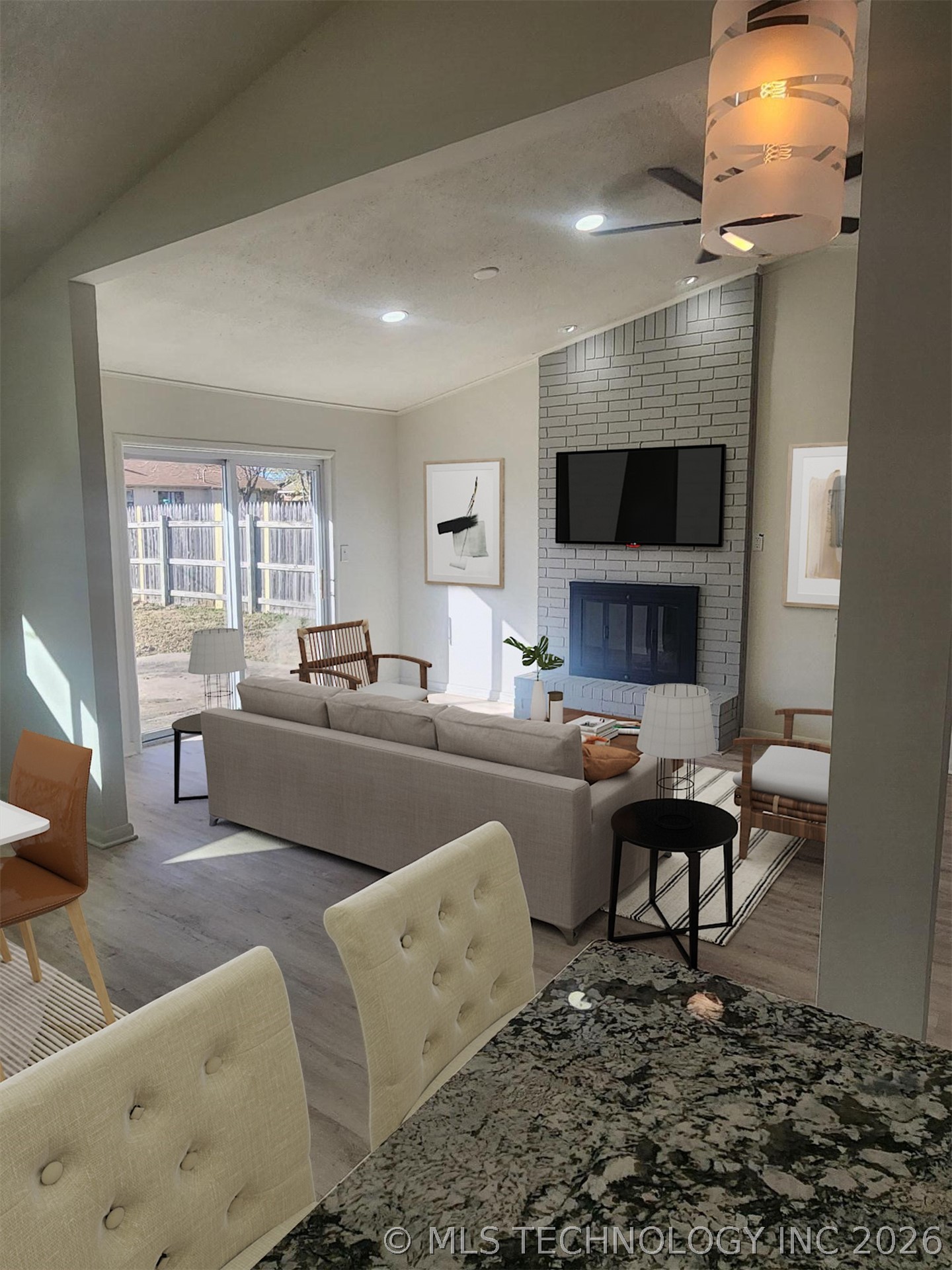 1118 N Hickory Place Property Photo 12