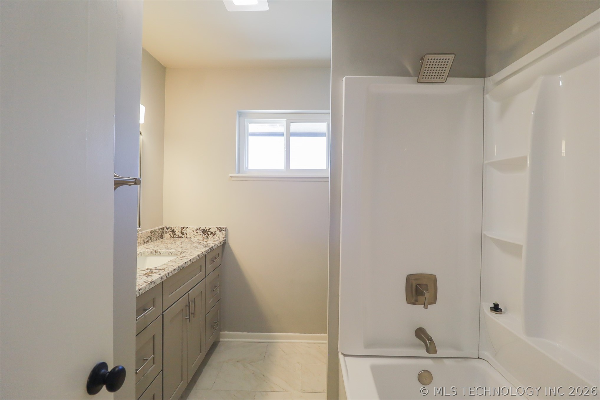 1118 N Hickory Place Property Photo 14