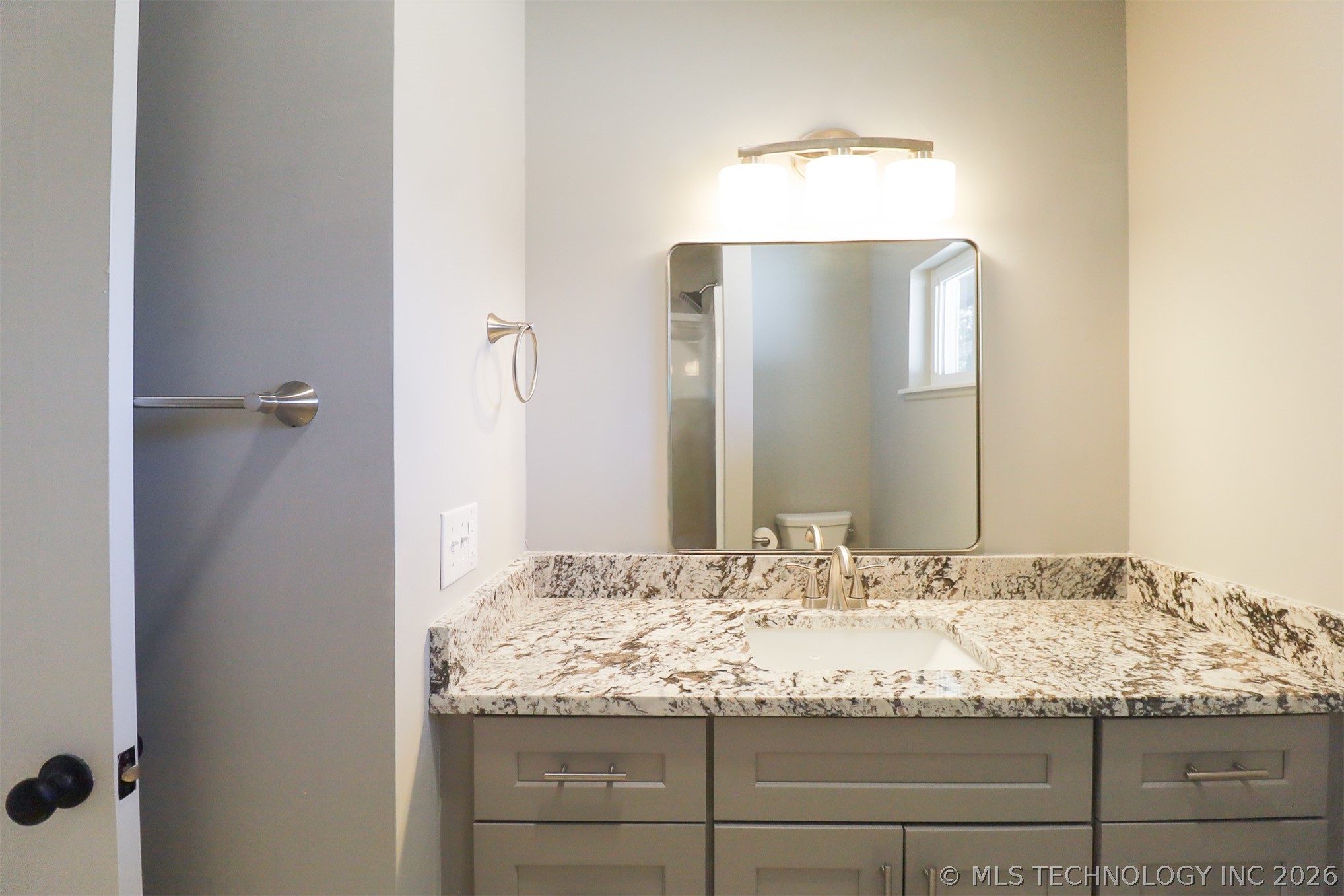 1118 N Hickory Place Property Photo 16