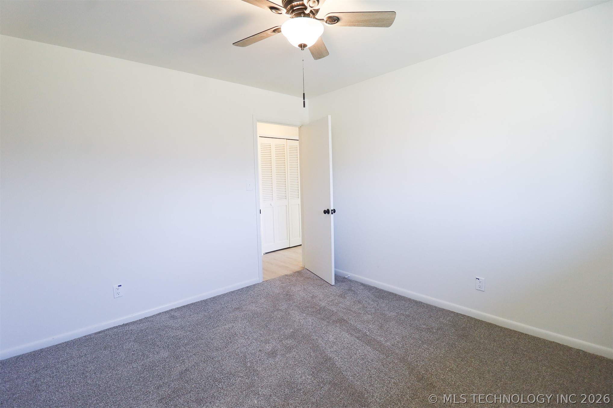 1118 N Hickory Place Property Photo 19