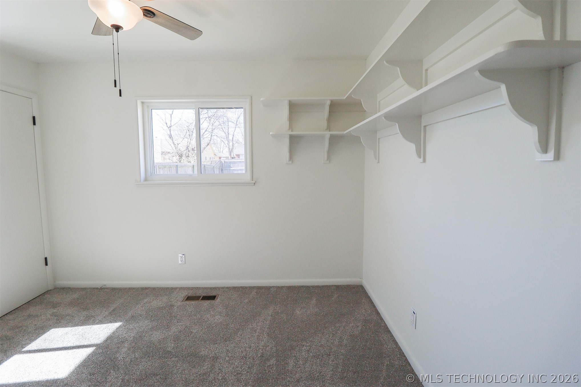 1118 N Hickory Place Property Photo 20