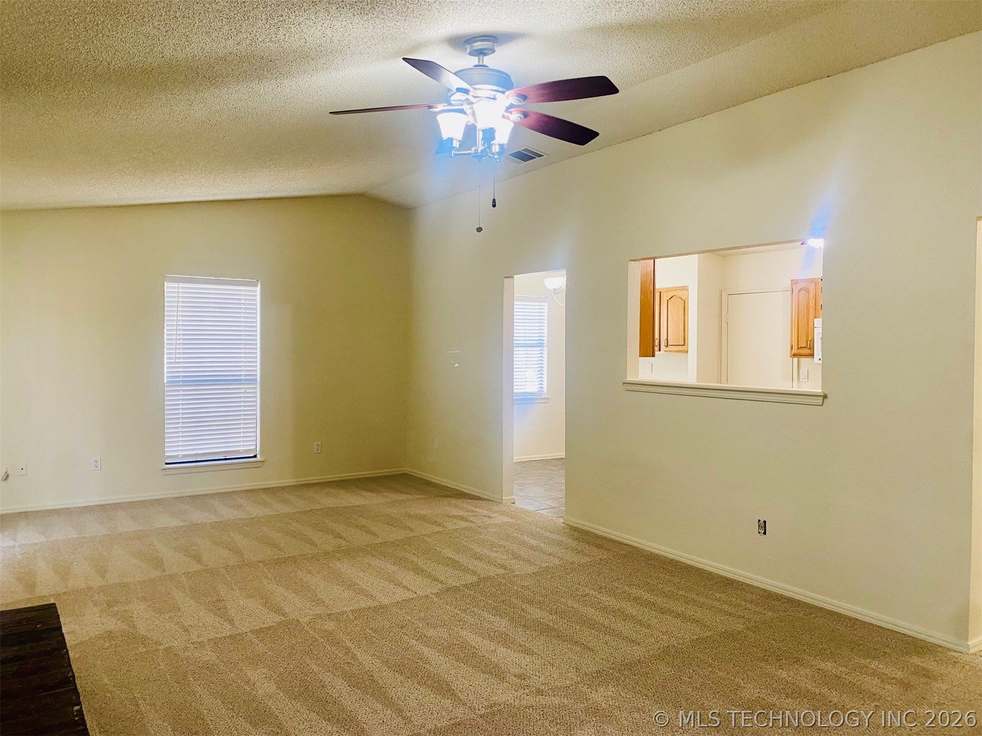 1232 W Los Angeles Circle Property Photo 3